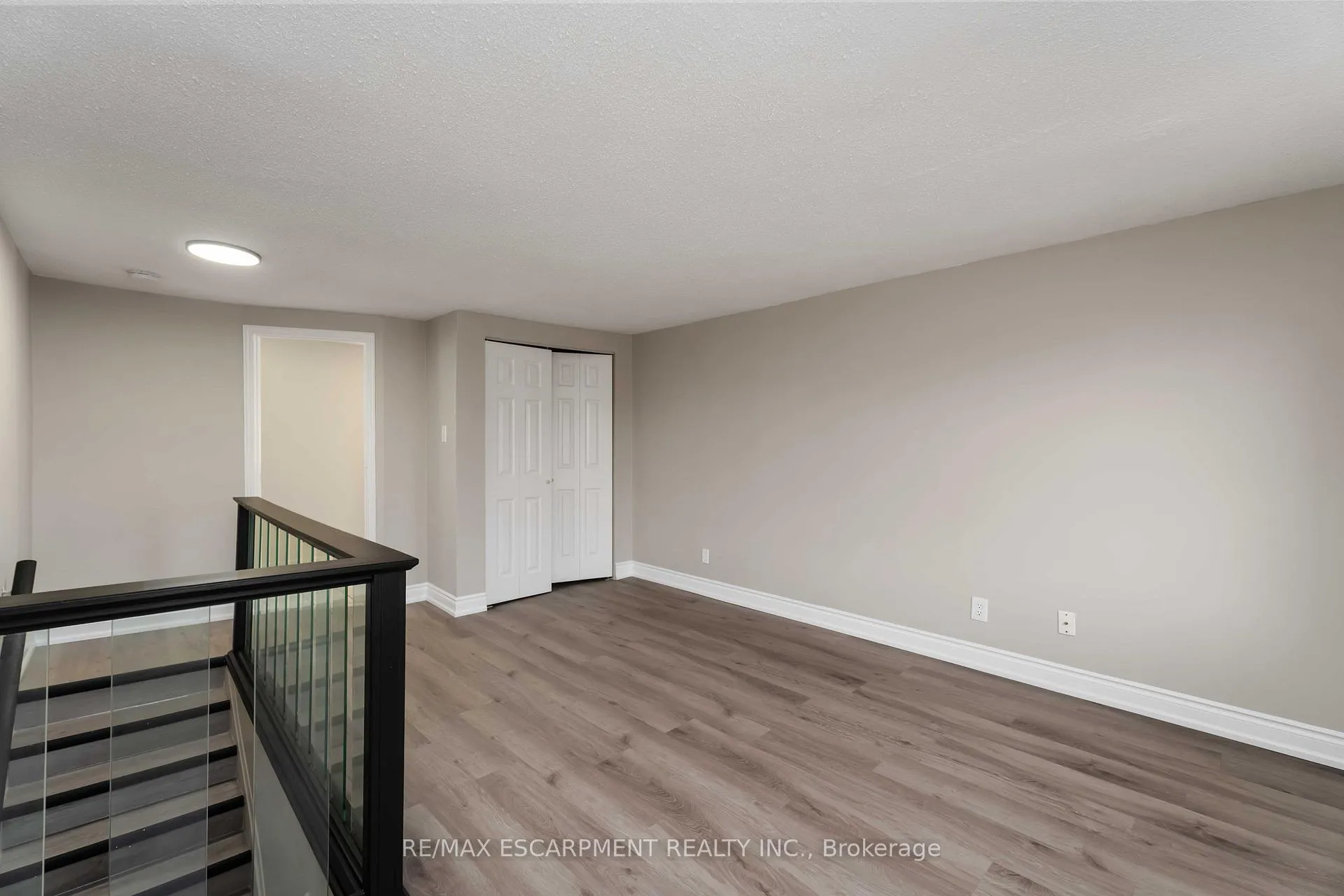 Photo 12 of 187 Barton Street W, Hamilton, Central — HOMEH