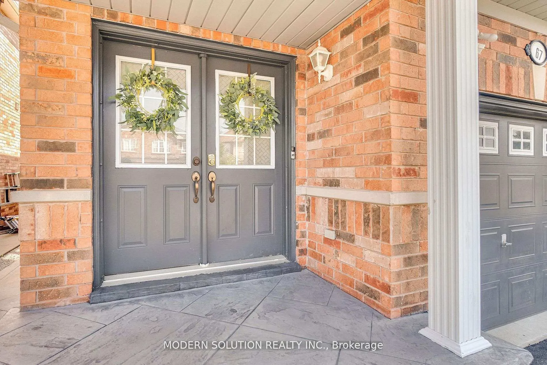 Photo 2 of 67 Roundstone Drive, Brampton, Credit Valley — HOMEH