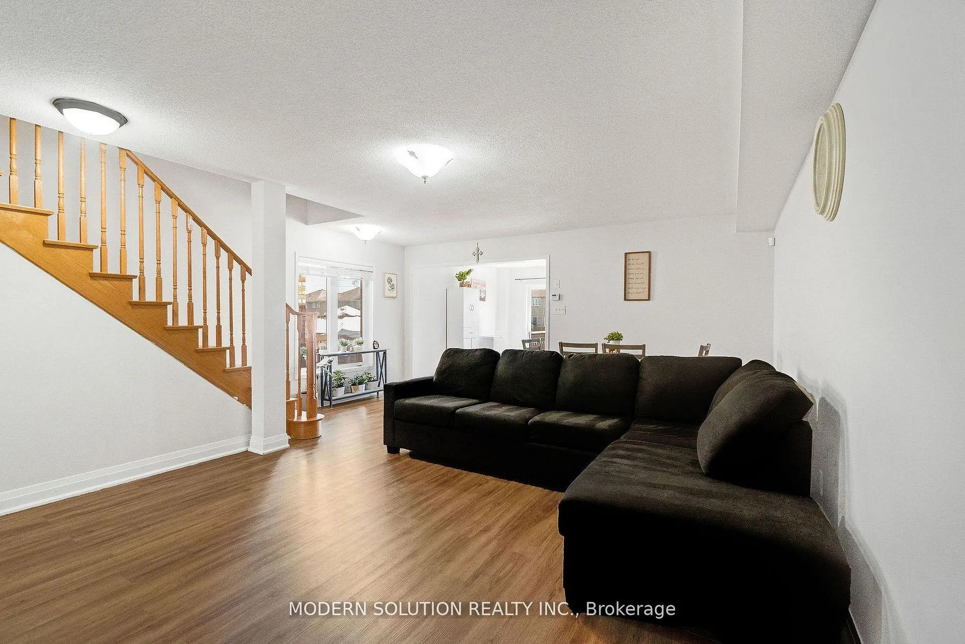 Photo 7 of 67 Roundstone Drive, Brampton, Credit Valley — HOMEH