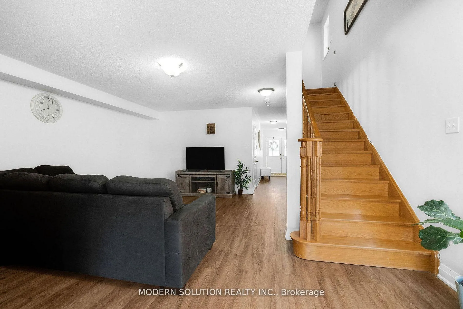 Photo 8 of 67 Roundstone Drive, Brampton, Credit Valley — HOMEH