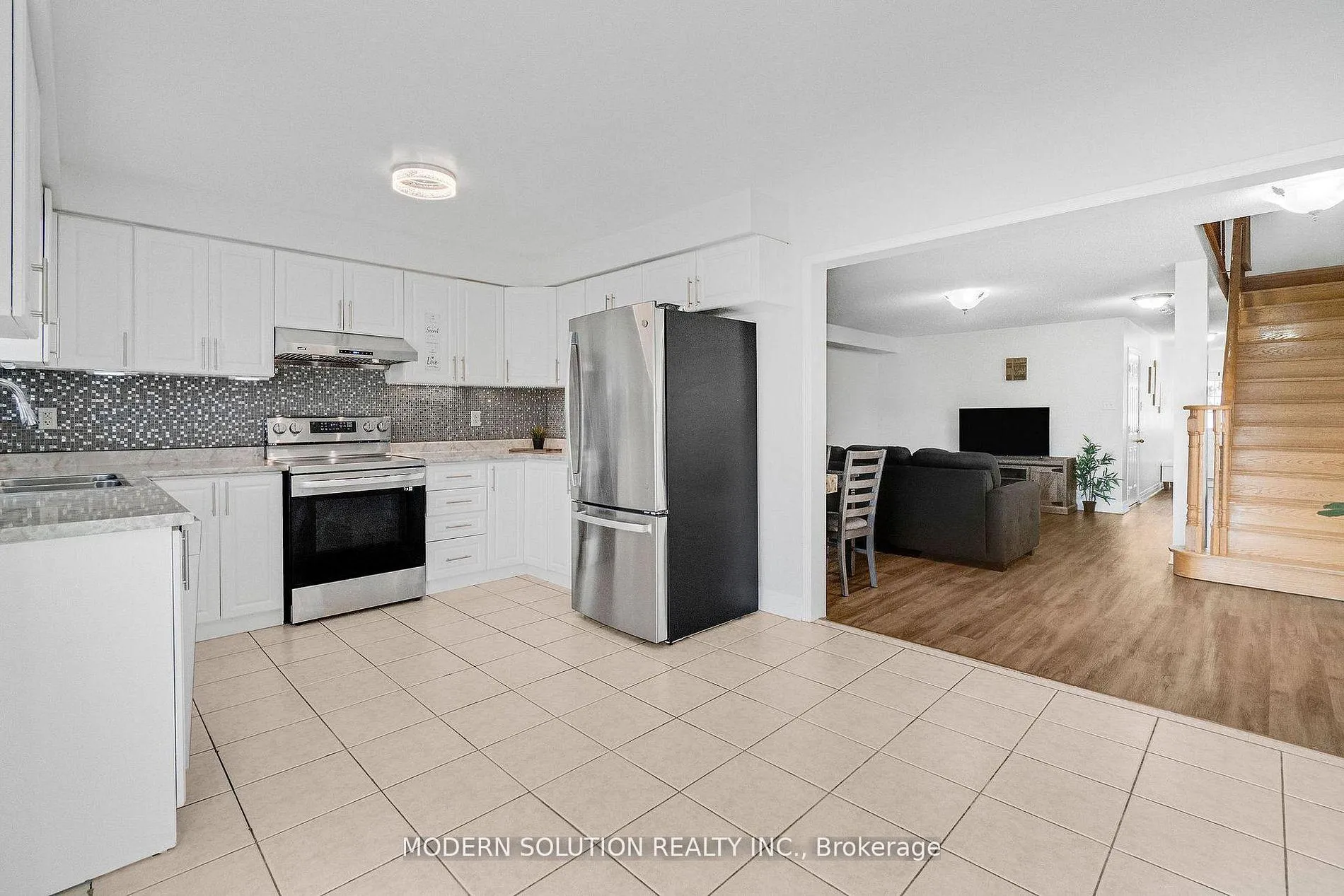 Photo 13 of 67 Roundstone Drive, Brampton, Credit Valley — HOMEH