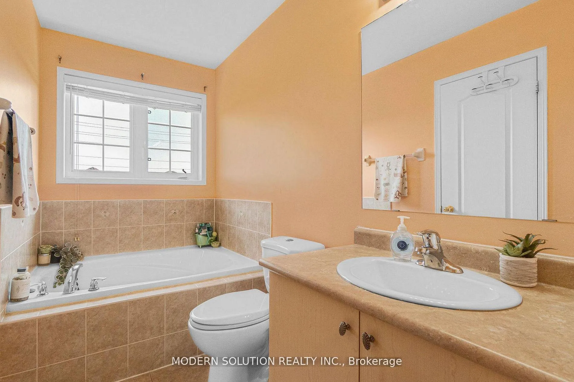 Photo 30 of 67 Roundstone Drive, Brampton, Credit Valley — HOMEH