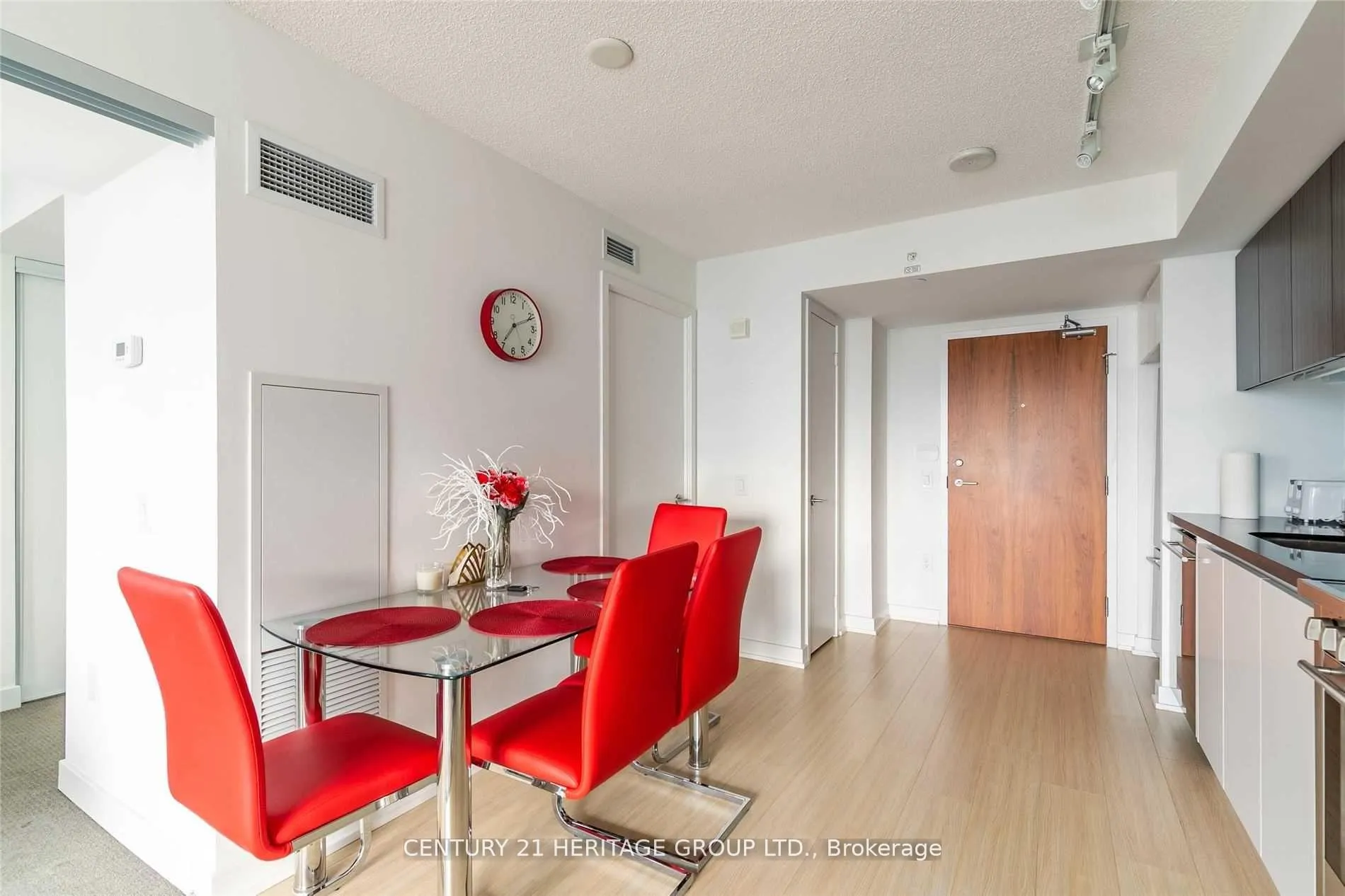 Photo 4 of Unit 3810, 75 Queens Wharf Road, Toronto, Waterfront Communities — HOMEH