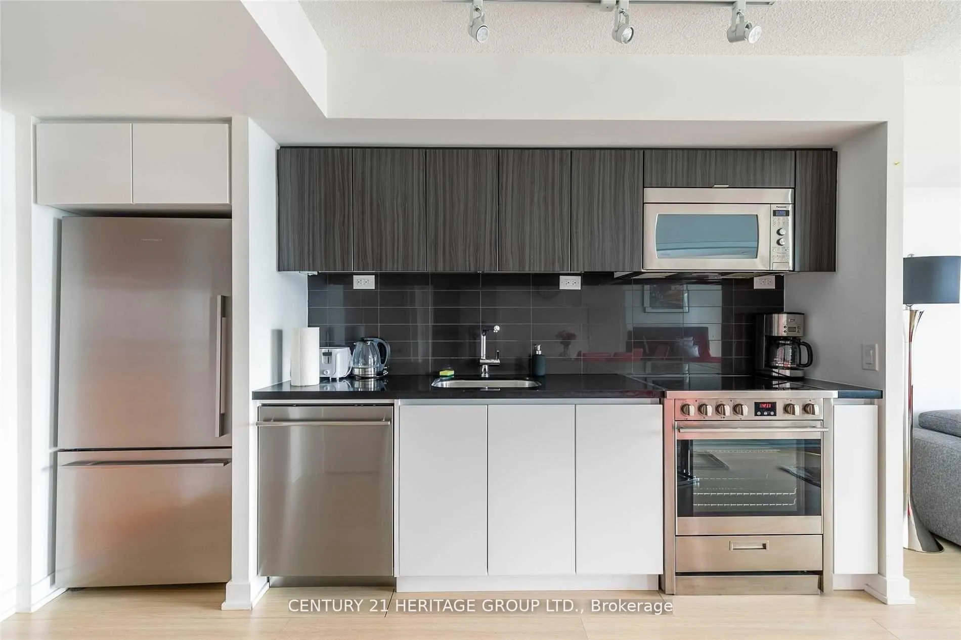 Photo 5 of Unit 3810, 75 Queens Wharf Road, Toronto, Waterfront Communities — HOMEH