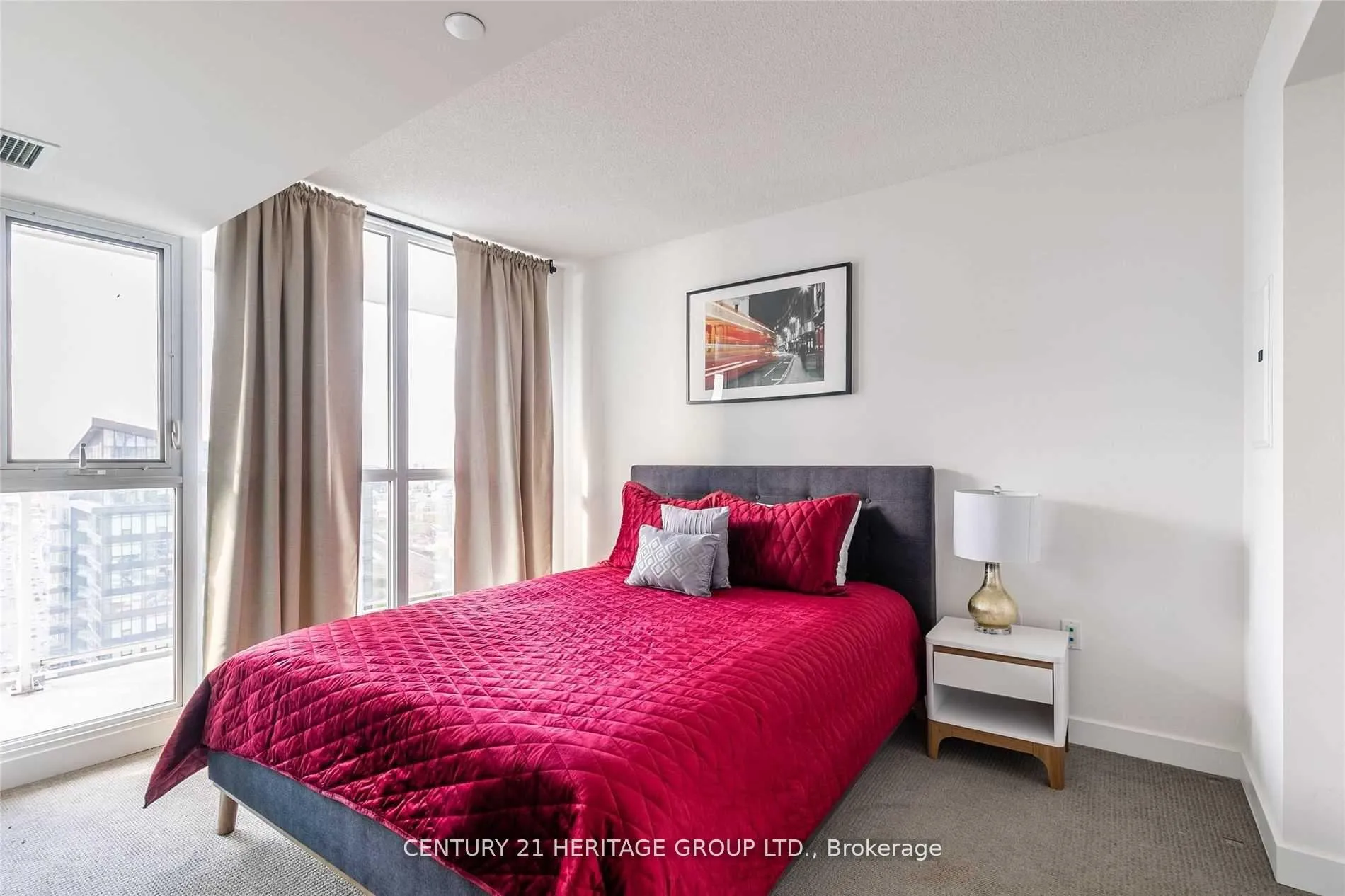 Photo 9 of Unit 3810, 75 Queens Wharf Road, Toronto, Waterfront Communities — HOMEH