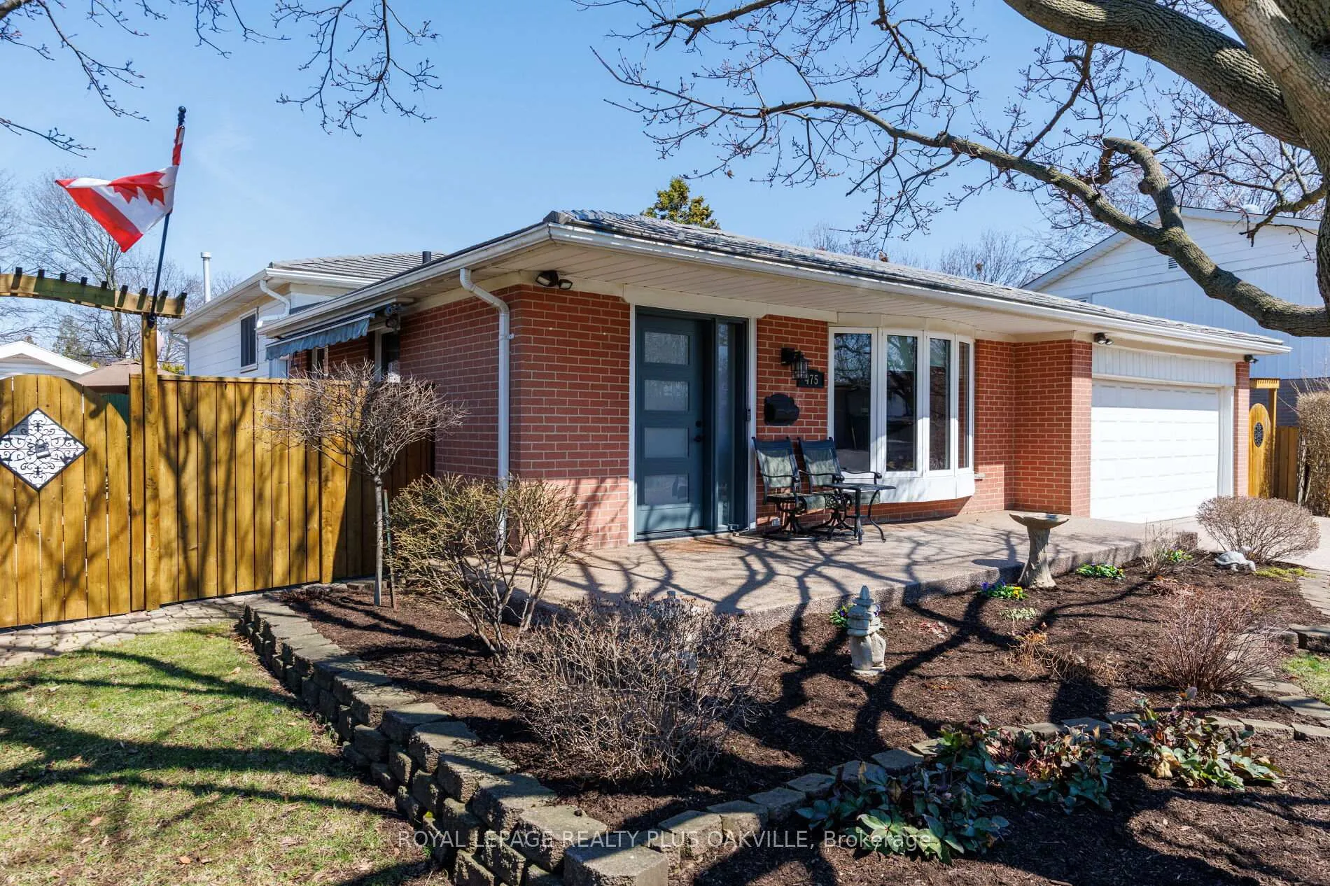 Photo 1 of 475 Sunset Drive, Oakville, West — HOMEH