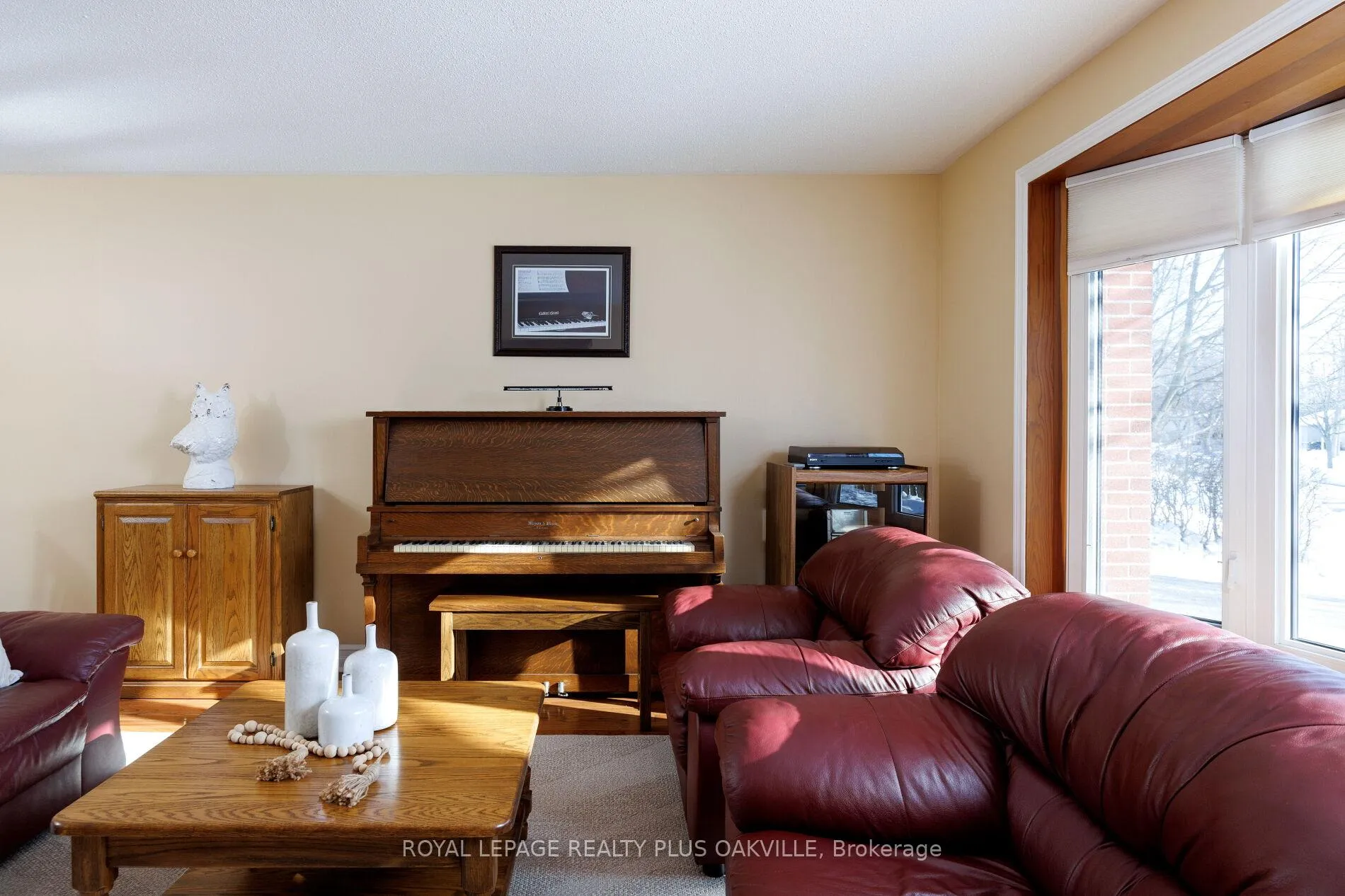 Photo 6 of 475 Sunset Drive, Oakville, West — HOMEH