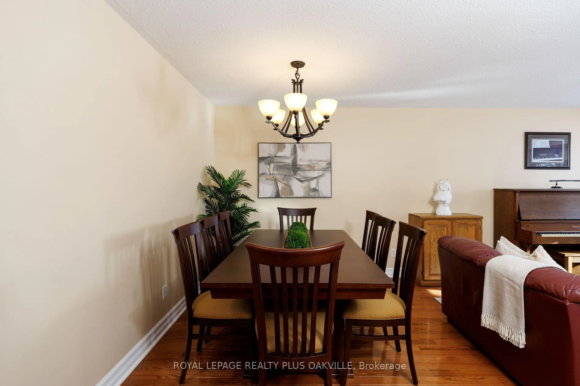 Photo 8 of 475 Sunset Drive, Oakville, West — HOMEH