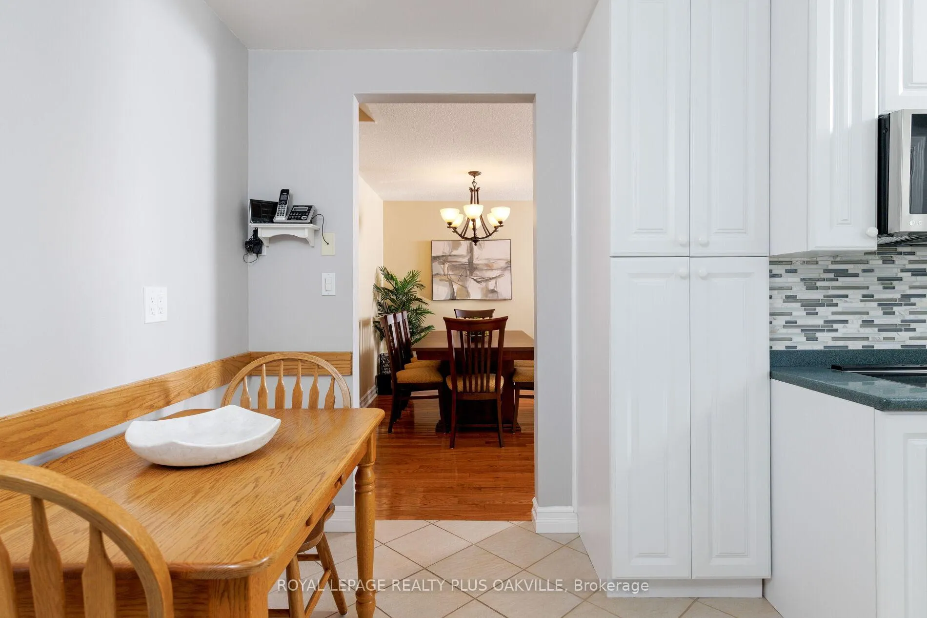 Photo 9 of 475 Sunset Drive, Oakville, West — HOMEH