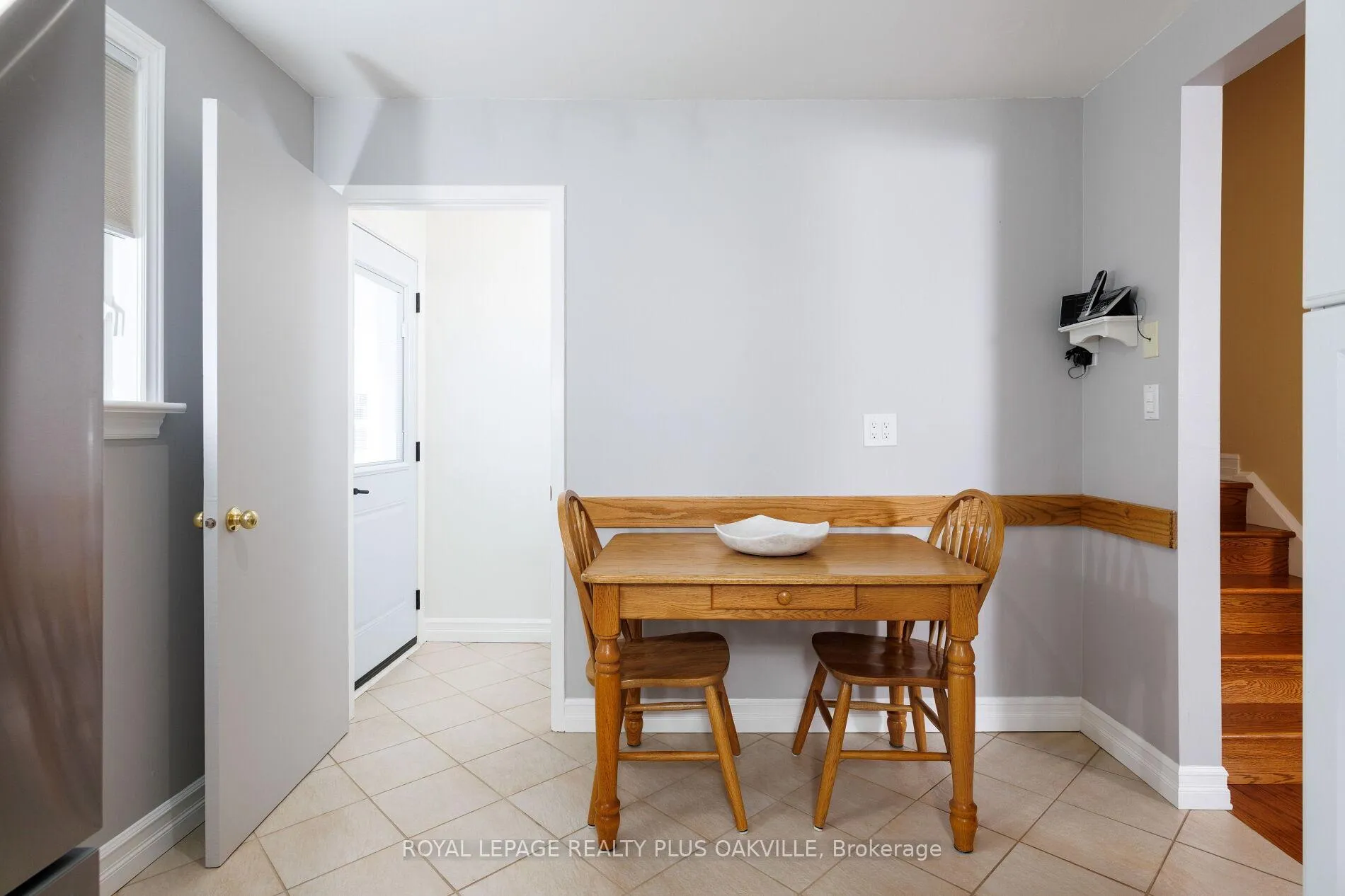 Photo 13 of 475 Sunset Drive, Oakville, West — HOMEH