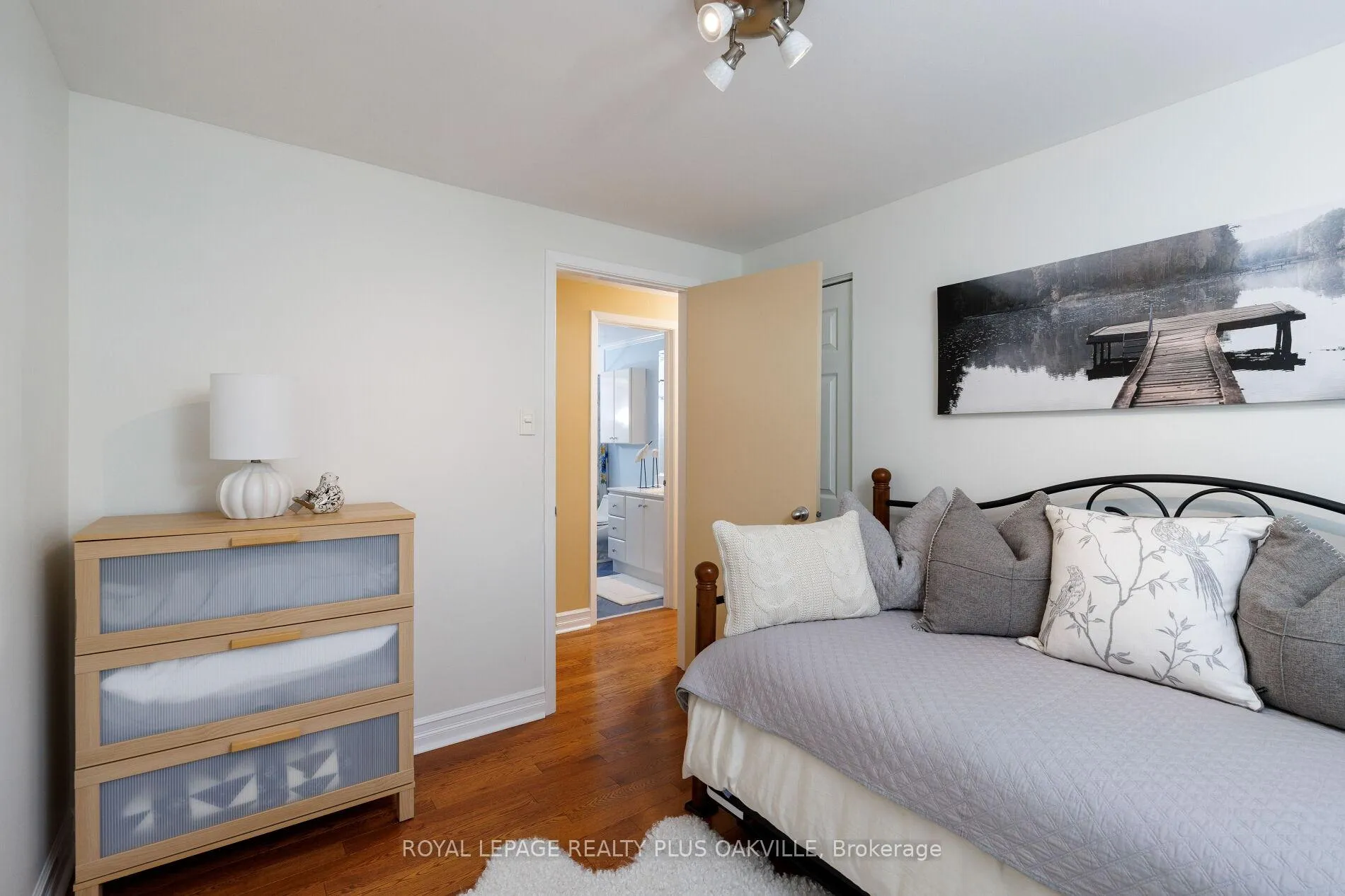 Photo 16 of 475 Sunset Drive, Oakville, West — HOMEH