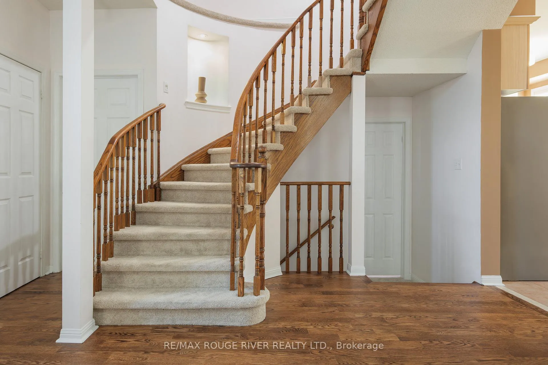 Photo 3 of 463 Summerpark Crescent, Pickering, Amberlea — HOMEH