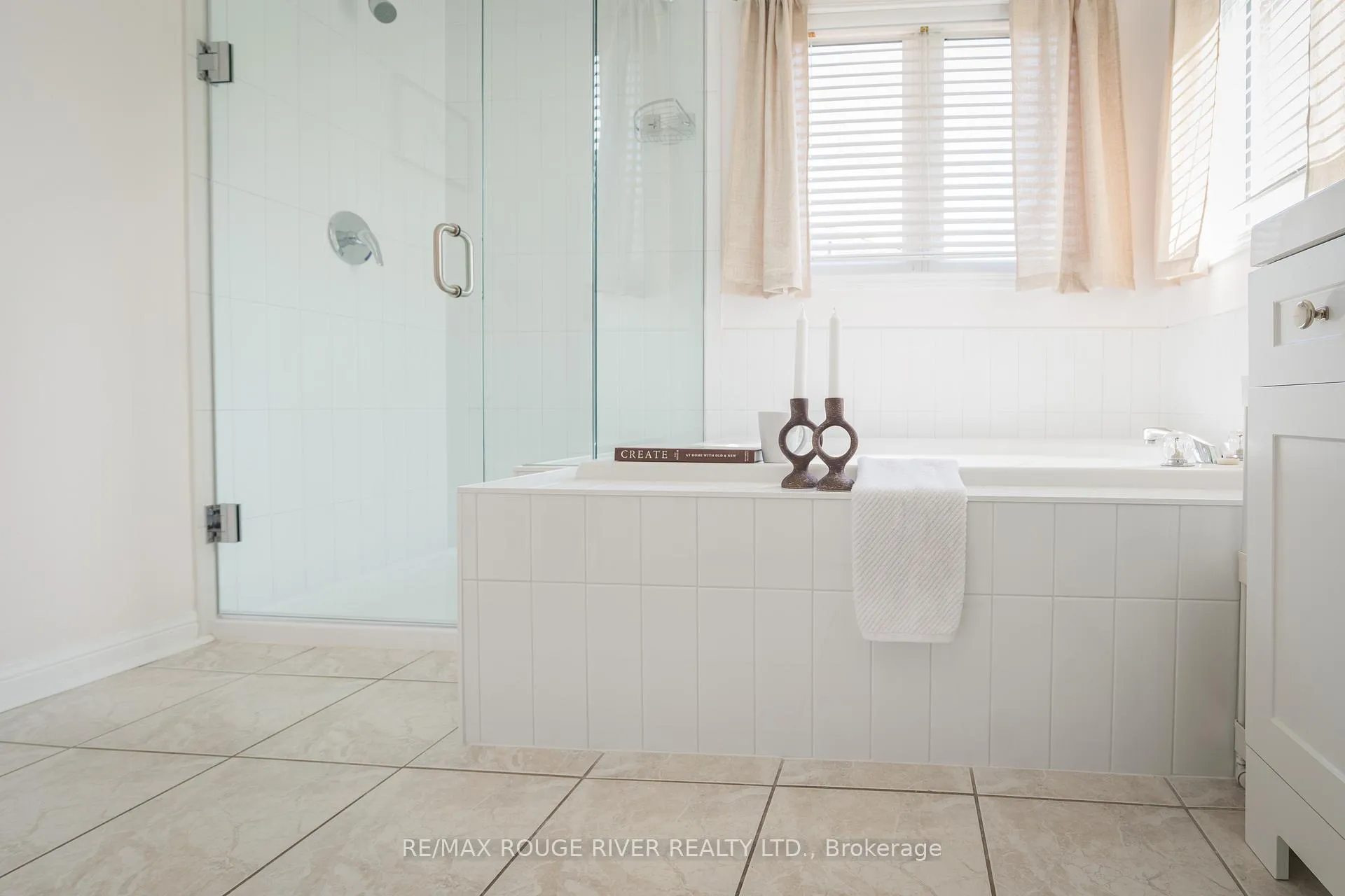 Photo 23 of 463 Summerpark Crescent, Pickering, Amberlea — HOMEH