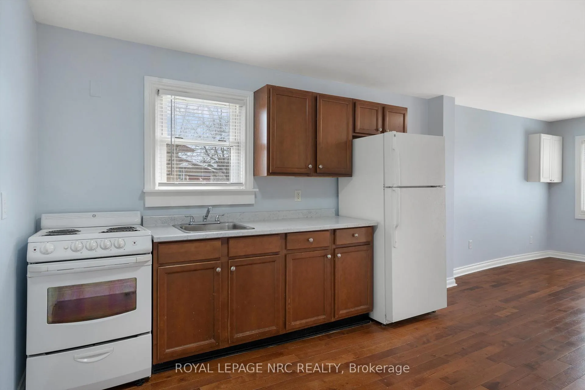Photo 10 of 31 Prospect Avenue, St. Catharines, Facer — HOMEH