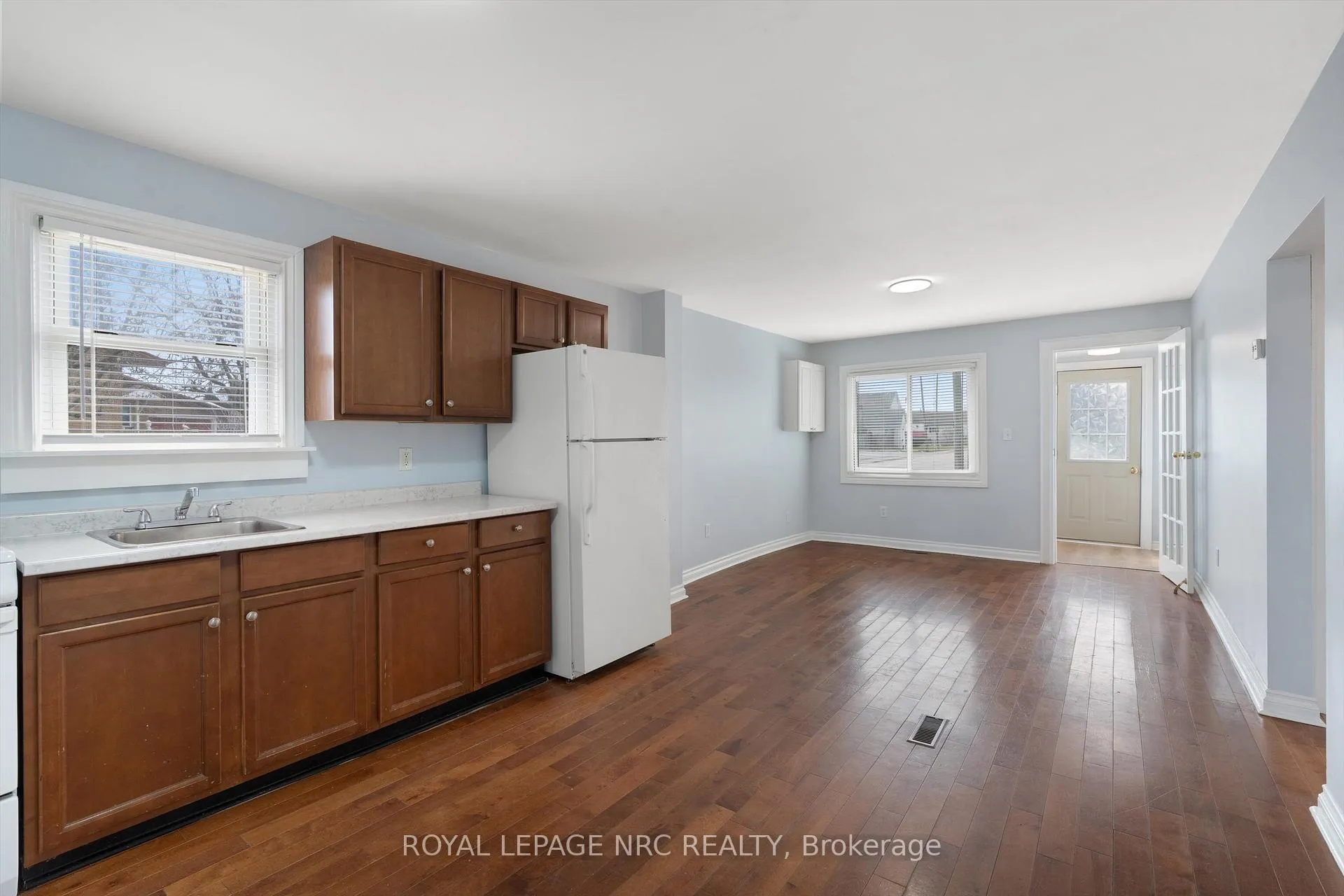 Photo 11 of 31 Prospect Avenue, St. Catharines, Facer — HOMEH