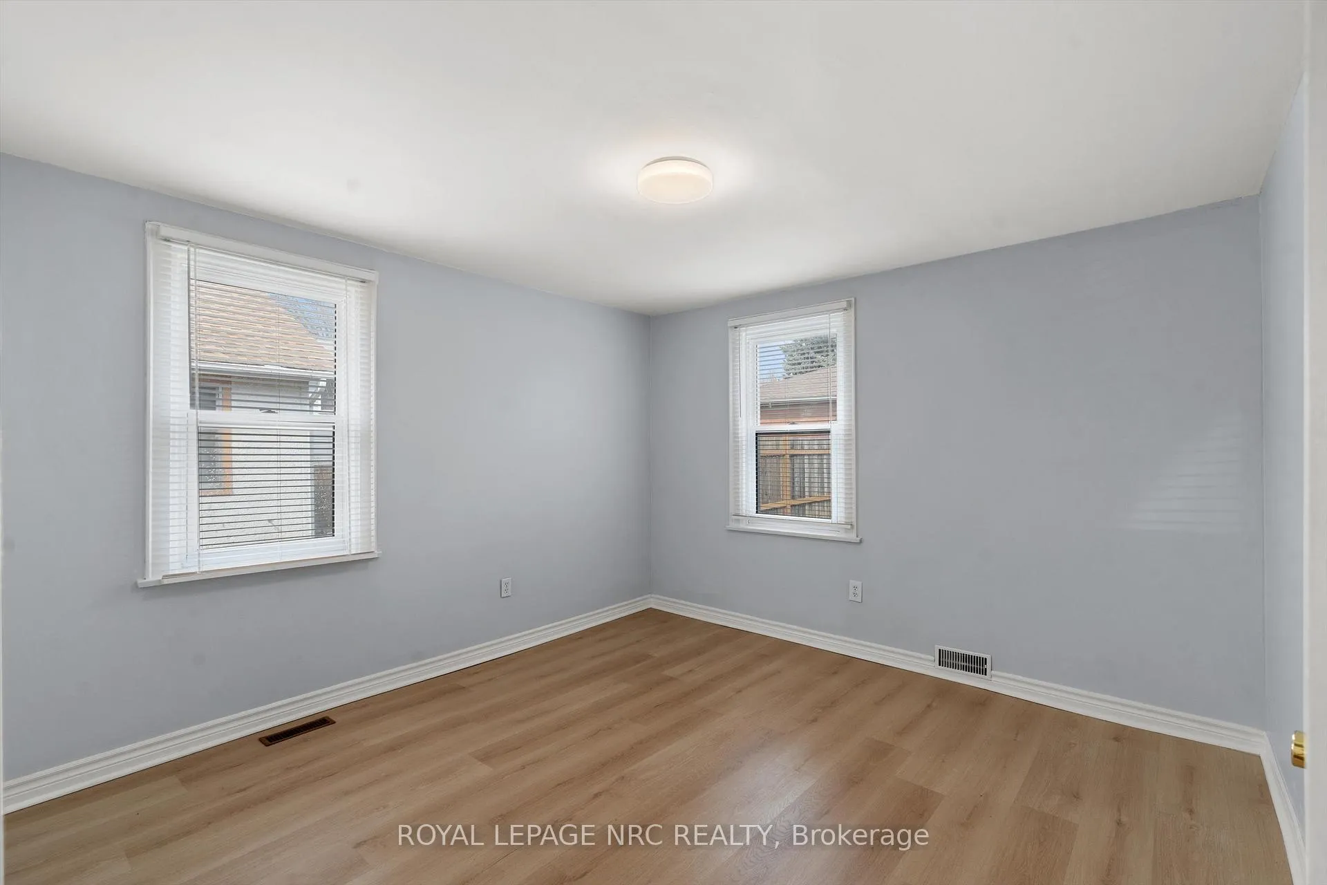 Photo 13 of 31 Prospect Avenue, St. Catharines, Facer — HOMEH