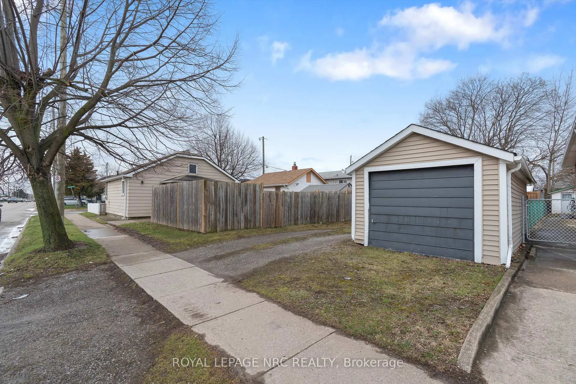 Photo 24 of 31 Prospect Avenue, St. Catharines, Facer — HOMEH