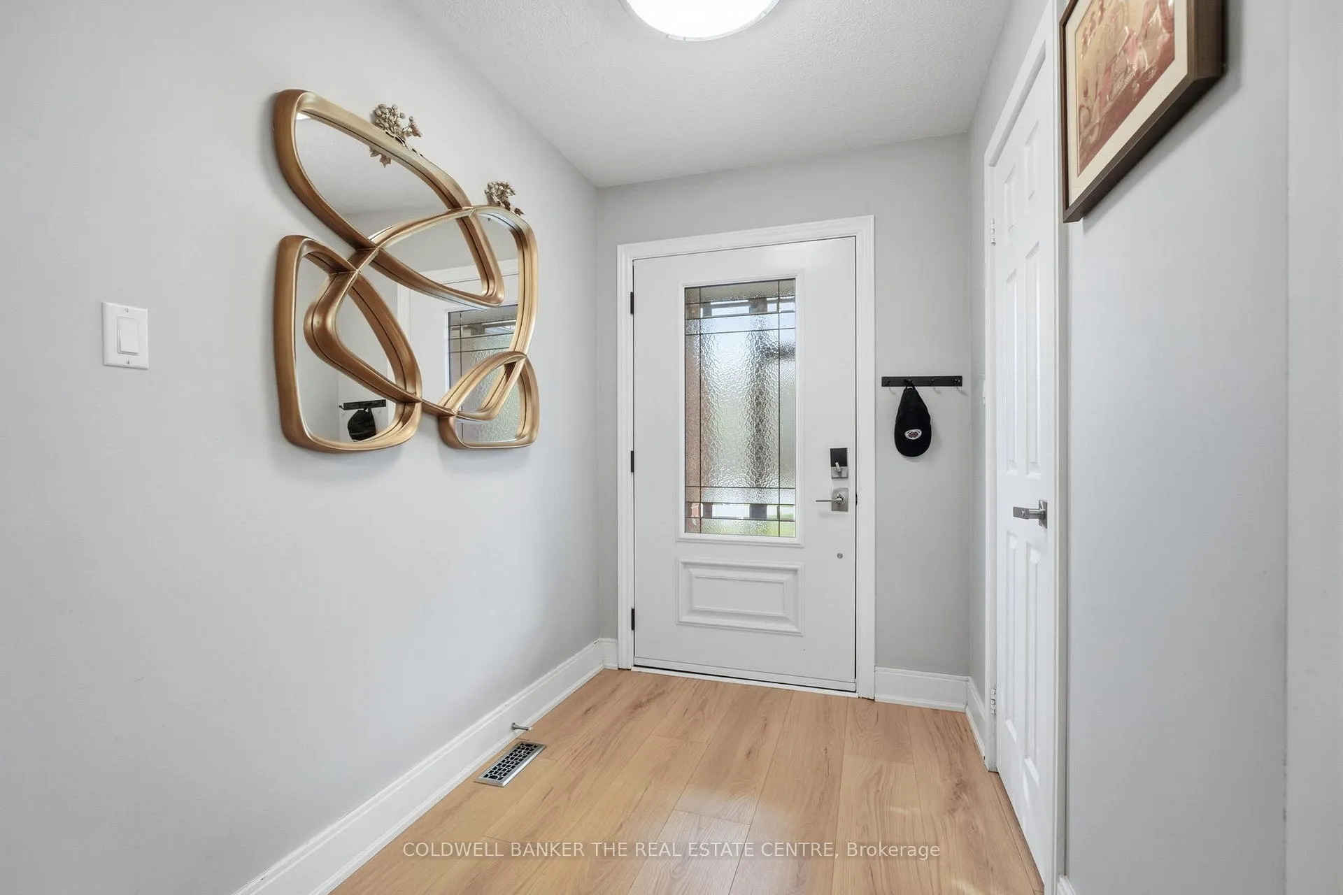 Photo 3 of 661 Fothergill Boulevard, Burlington, Appleby — HOMEH