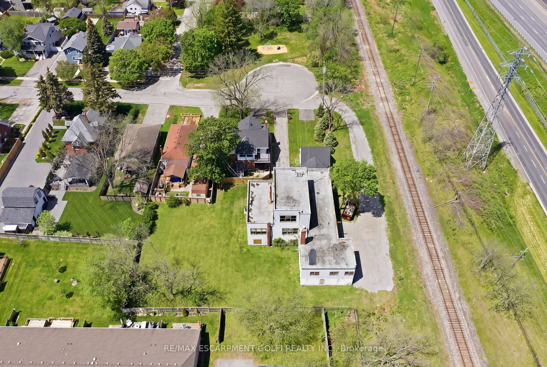 Photo 46 of 50-52 & 54 Park Road N, Grimsby, Grimsby East — HOMEH