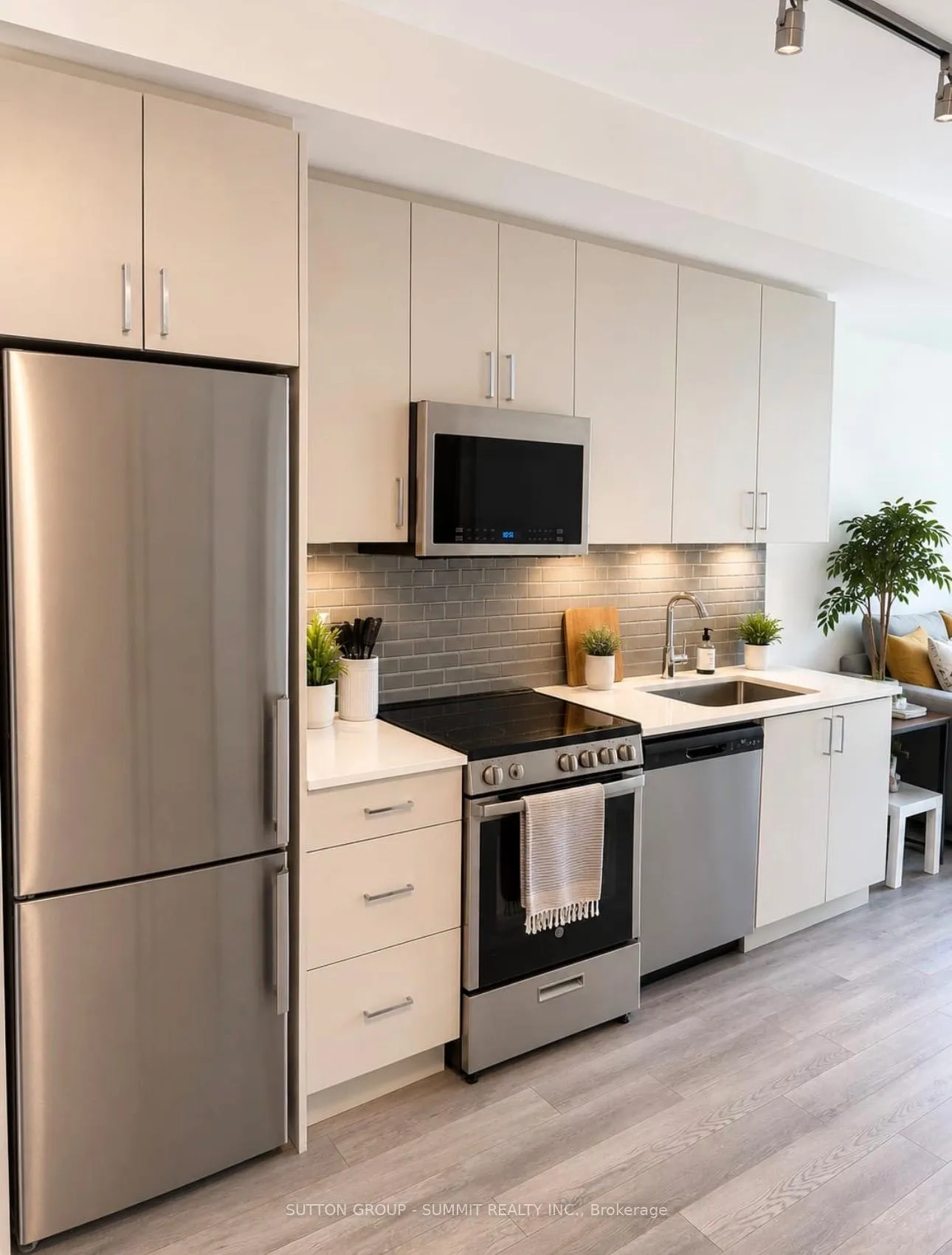 Photo 3 of Unit 111, 1005 Dundas Street E, Oakville, Joshua Meadows — HOMEH