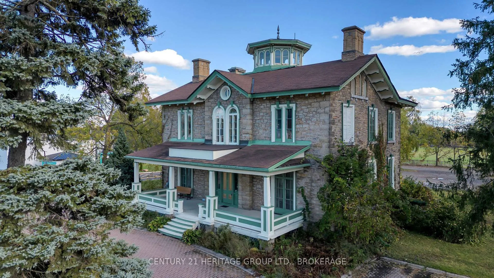 Photo 2 of 389 King Street, Gananoque — HOMEH