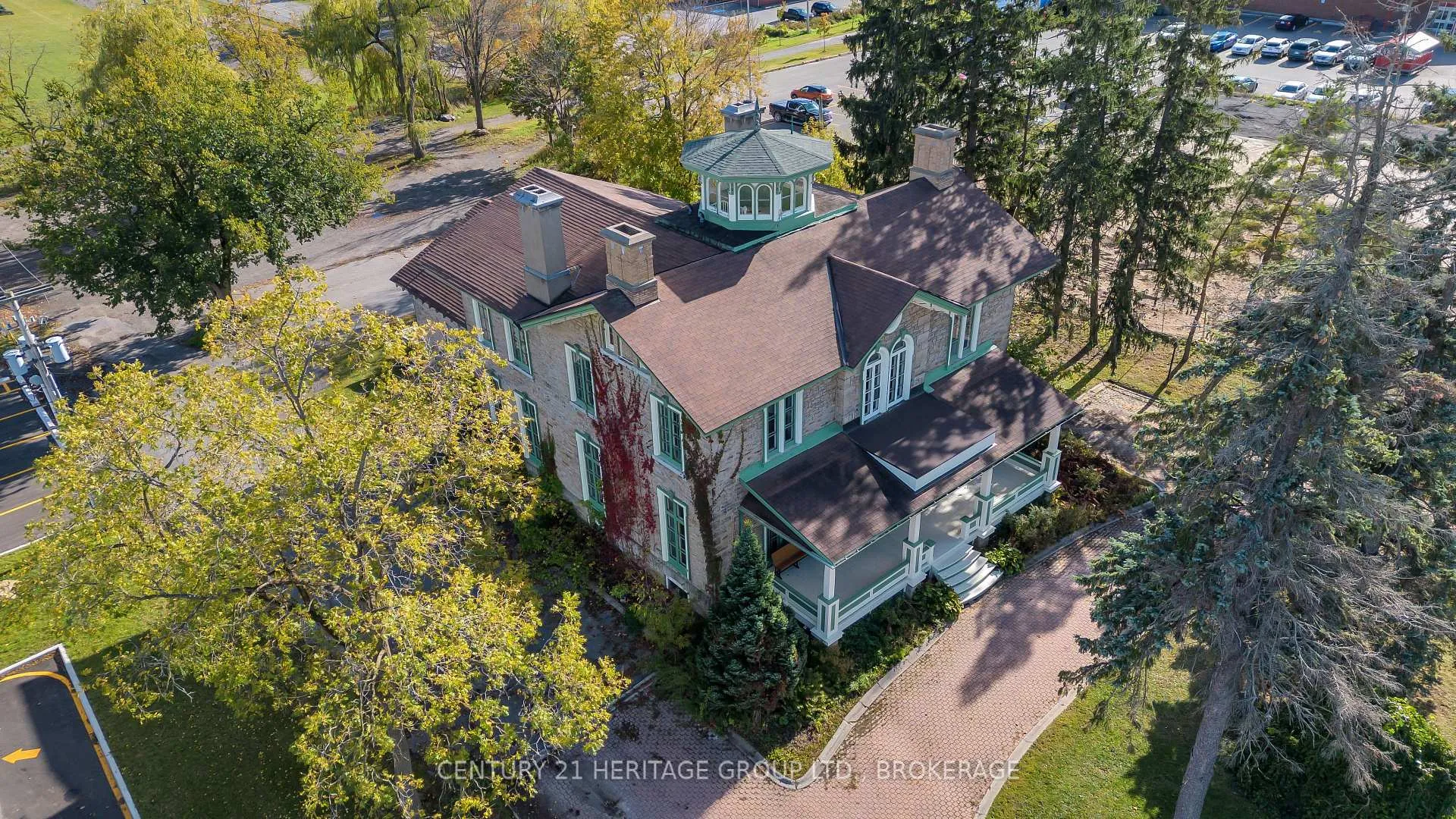 Photo 3 of 389 King Street, Gananoque — HOMEH