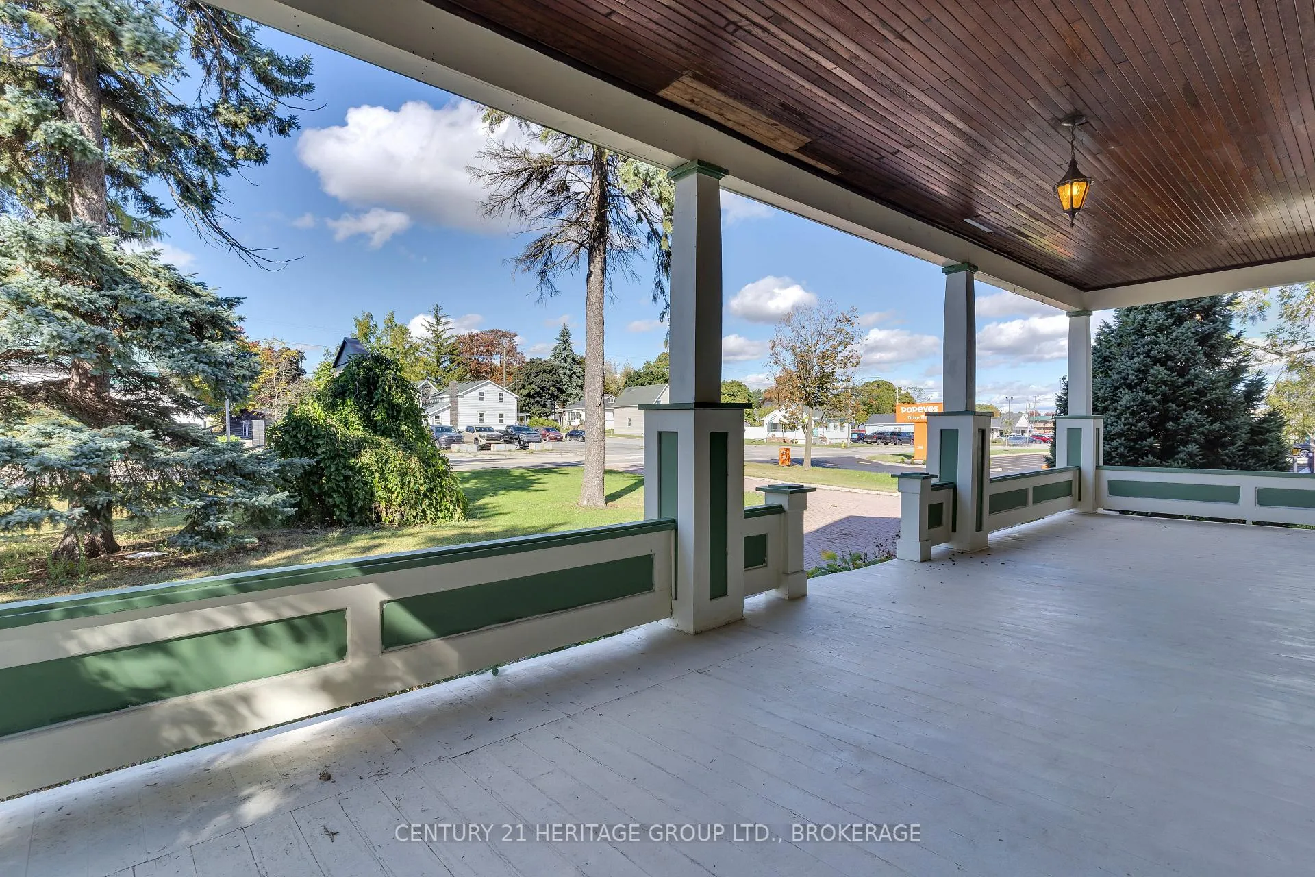 Photo 7 of 389 King Street, Gananoque — HOMEH