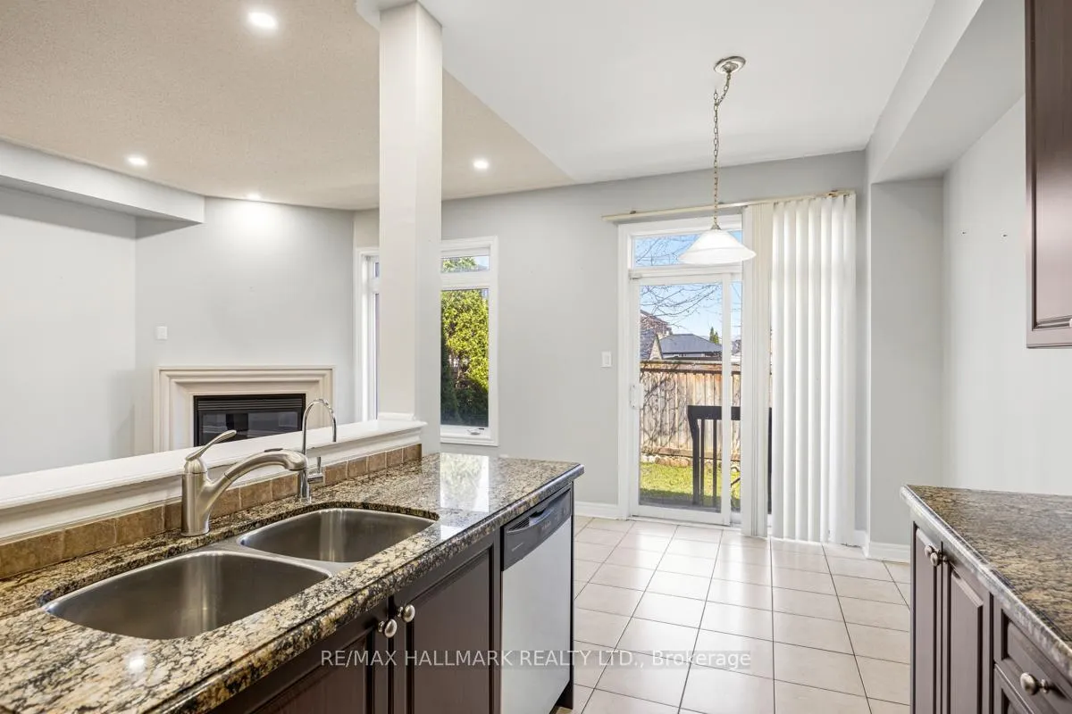 Photo 11 of 33 Tomabrook Crescent, Brampton, Sandringham-Wellington — HOMEH
