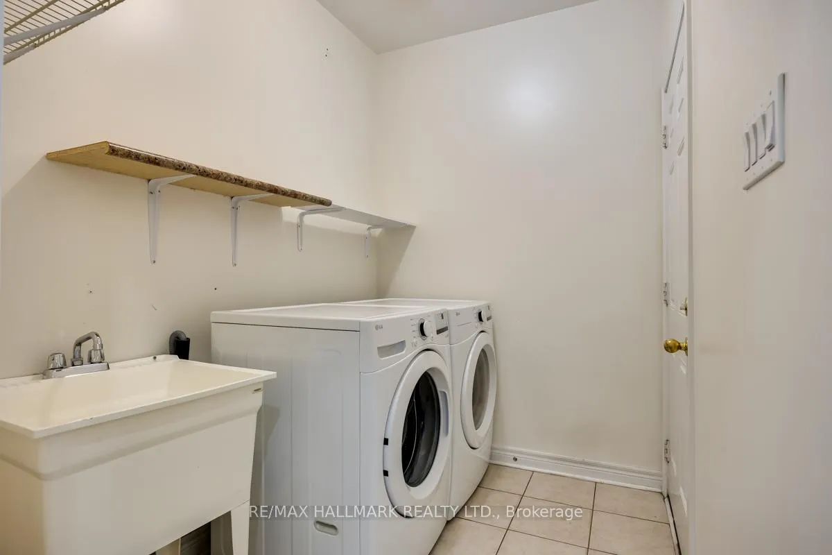 Photo 13 of 33 Tomabrook Crescent, Brampton, Sandringham-Wellington — HOMEH