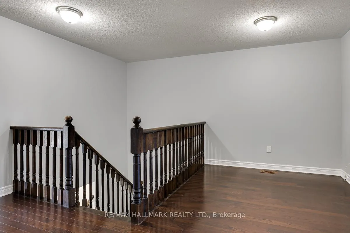 Photo 14 of 33 Tomabrook Crescent, Brampton, Sandringham-Wellington — HOMEH