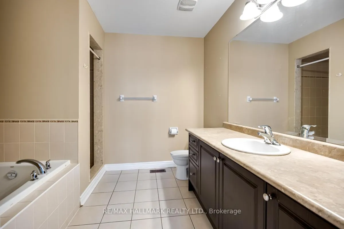Photo 18 of 33 Tomabrook Crescent, Brampton, Sandringham-Wellington — HOMEH