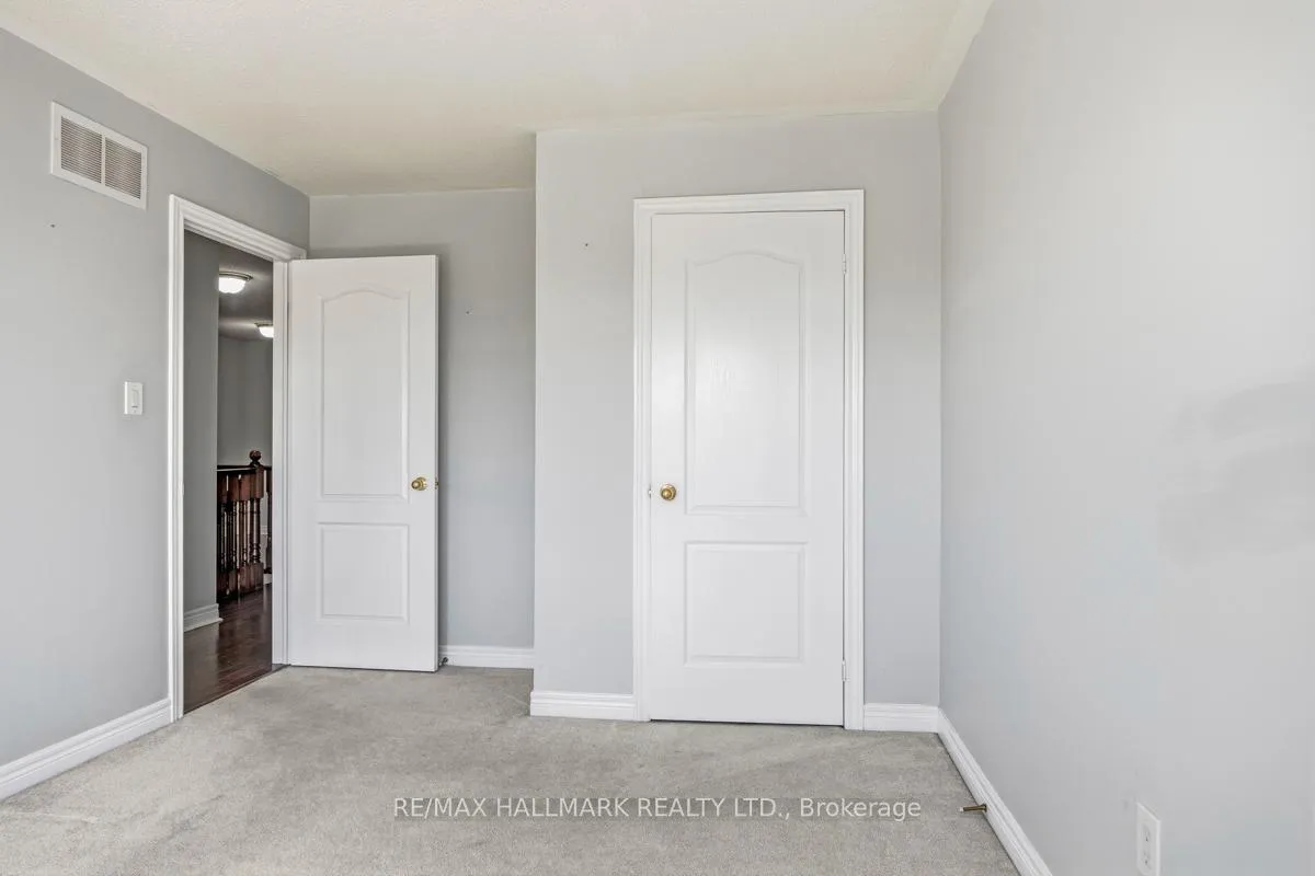 Photo 22 of 33 Tomabrook Crescent, Brampton, Sandringham-Wellington — HOMEH