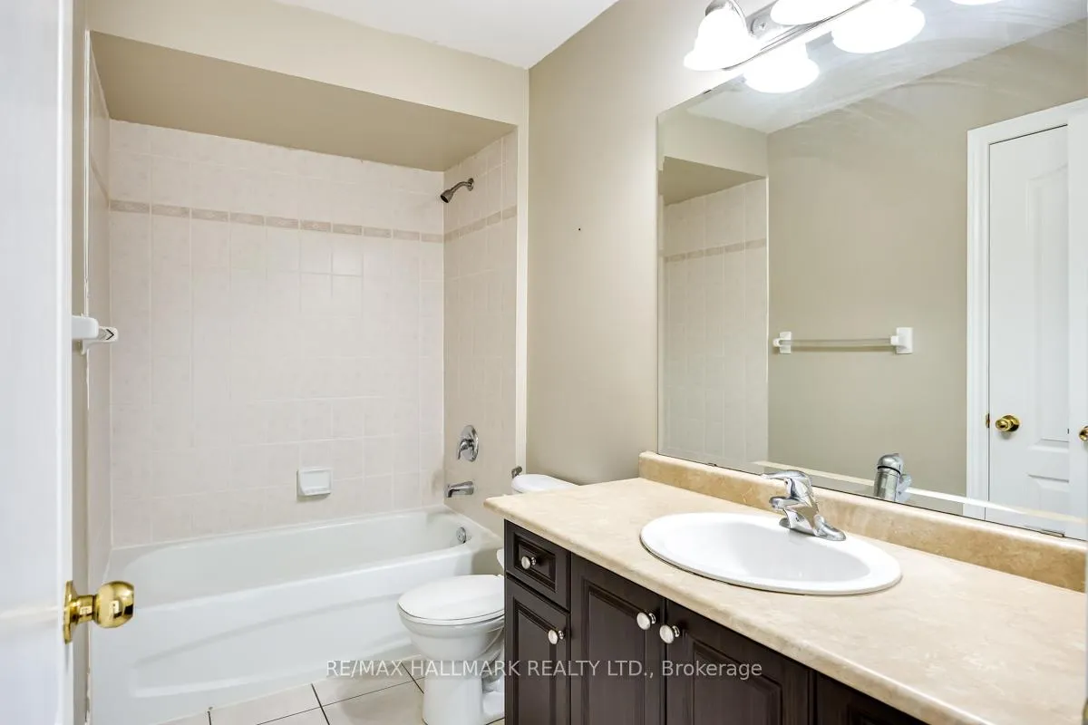 Photo 25 of 33 Tomabrook Crescent, Brampton, Sandringham-Wellington — HOMEH