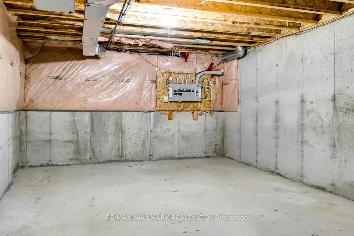 Photo 27 of 33 Tomabrook Crescent, Brampton, Sandringham-Wellington — HOMEH