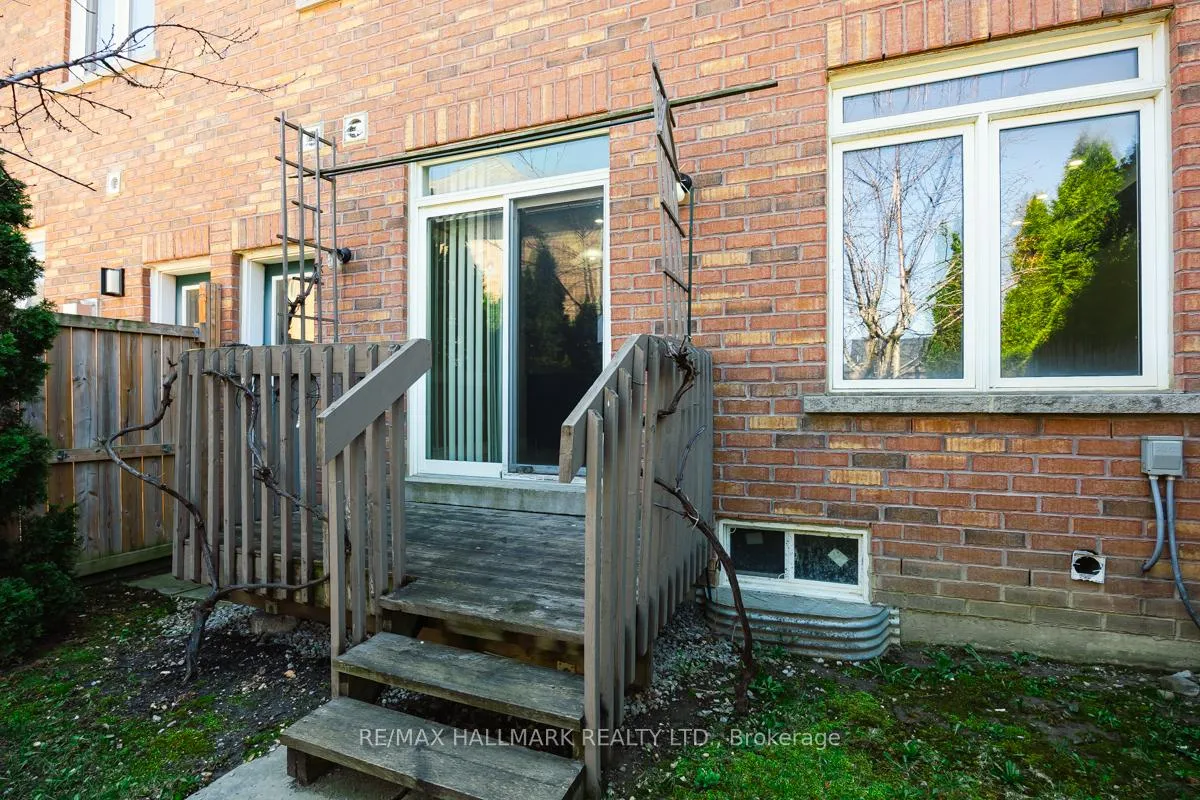 Photo 29 of 33 Tomabrook Crescent, Brampton, Sandringham-Wellington — HOMEH