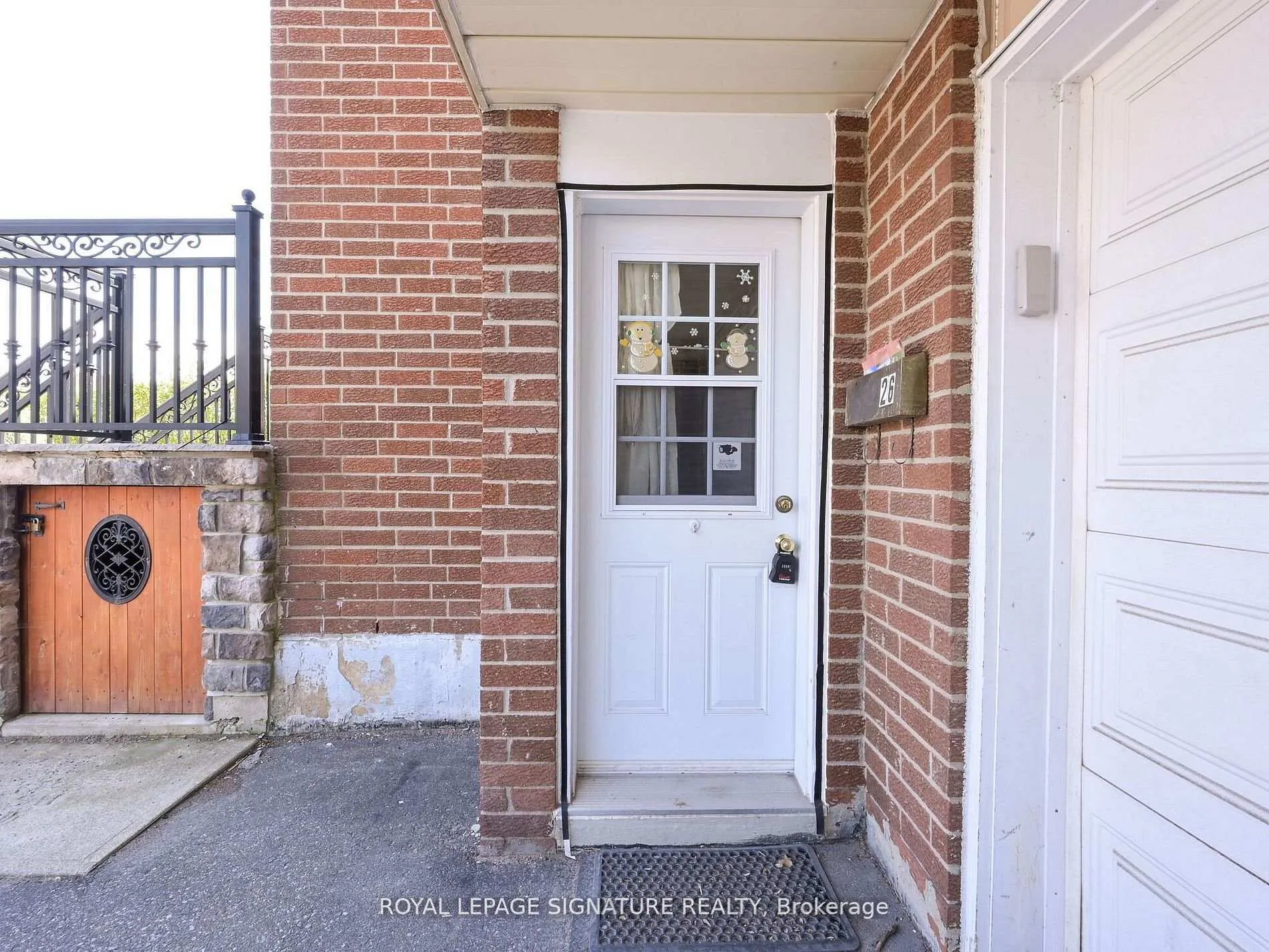 Photo 3 of Unit Lower, 26 Peterson Court, Brampton, Heart Lake East — HOMEH