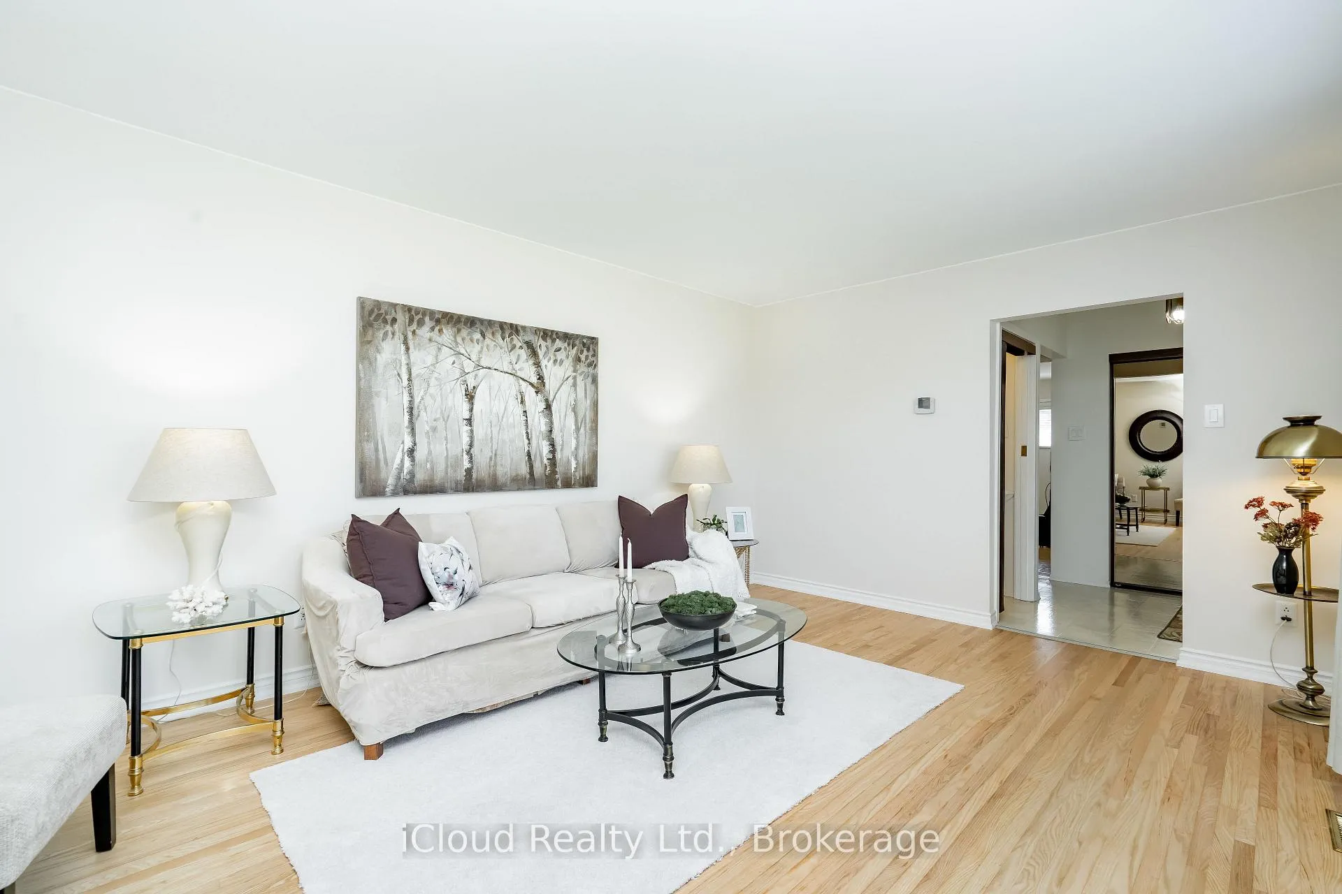 Photo 7 of 242 Avondale Boulevard, Brampton, Avondale — HOMEH
