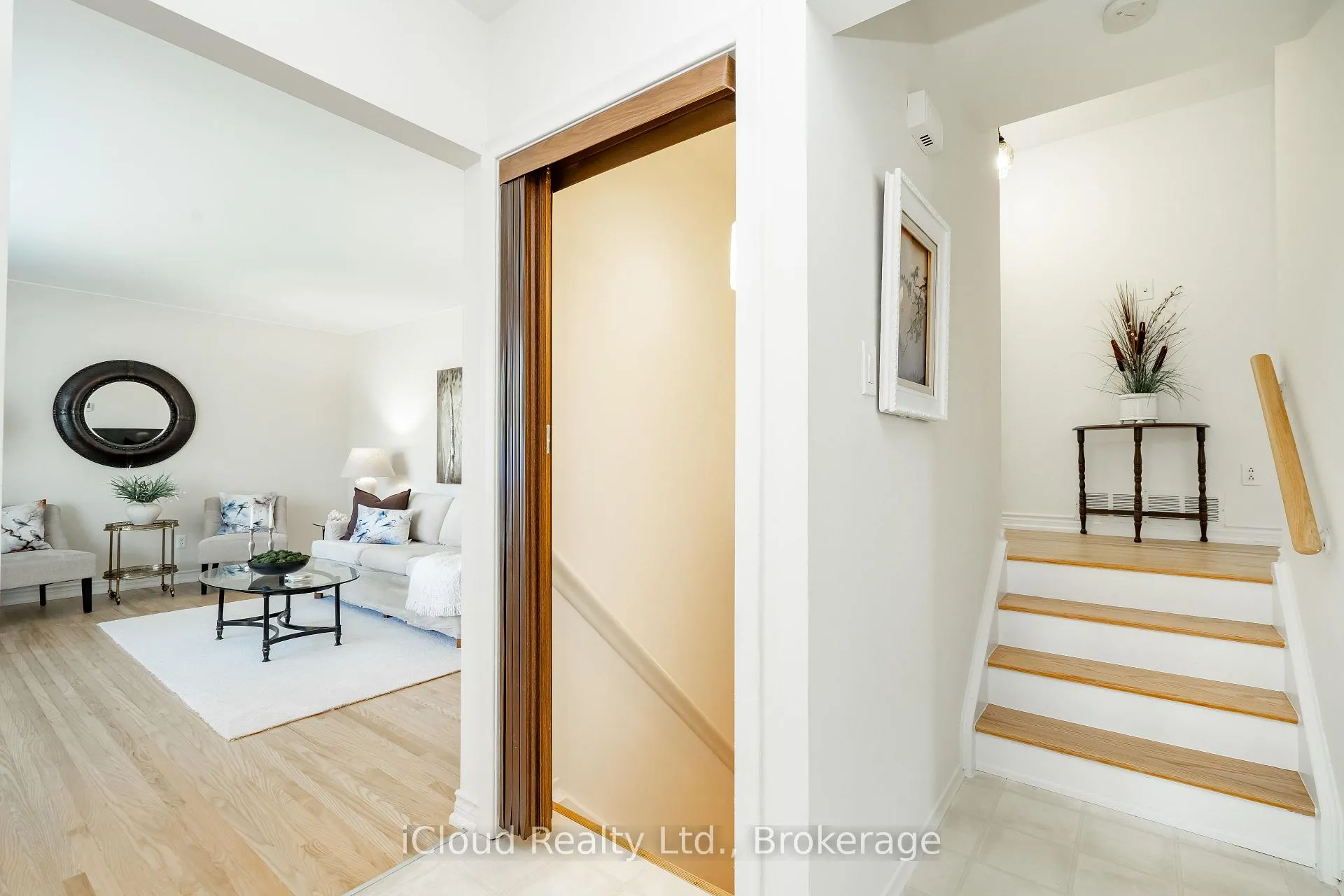 Photo 9 of 242 Avondale Boulevard, Brampton, Avondale — HOMEH