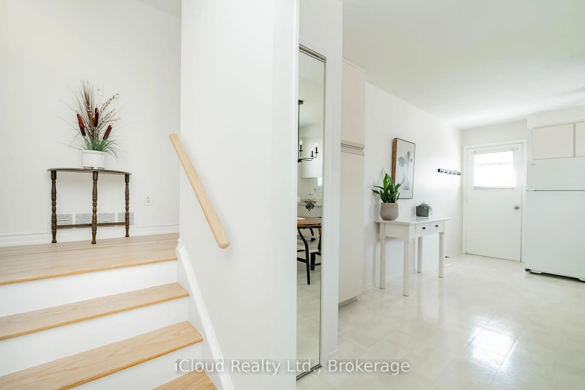 Photo 17 of 242 Avondale Boulevard, Brampton, Avondale — HOMEH