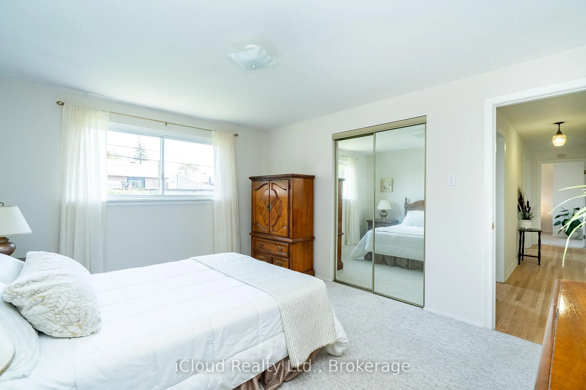 Photo 19 of 242 Avondale Boulevard, Brampton, Avondale — HOMEH