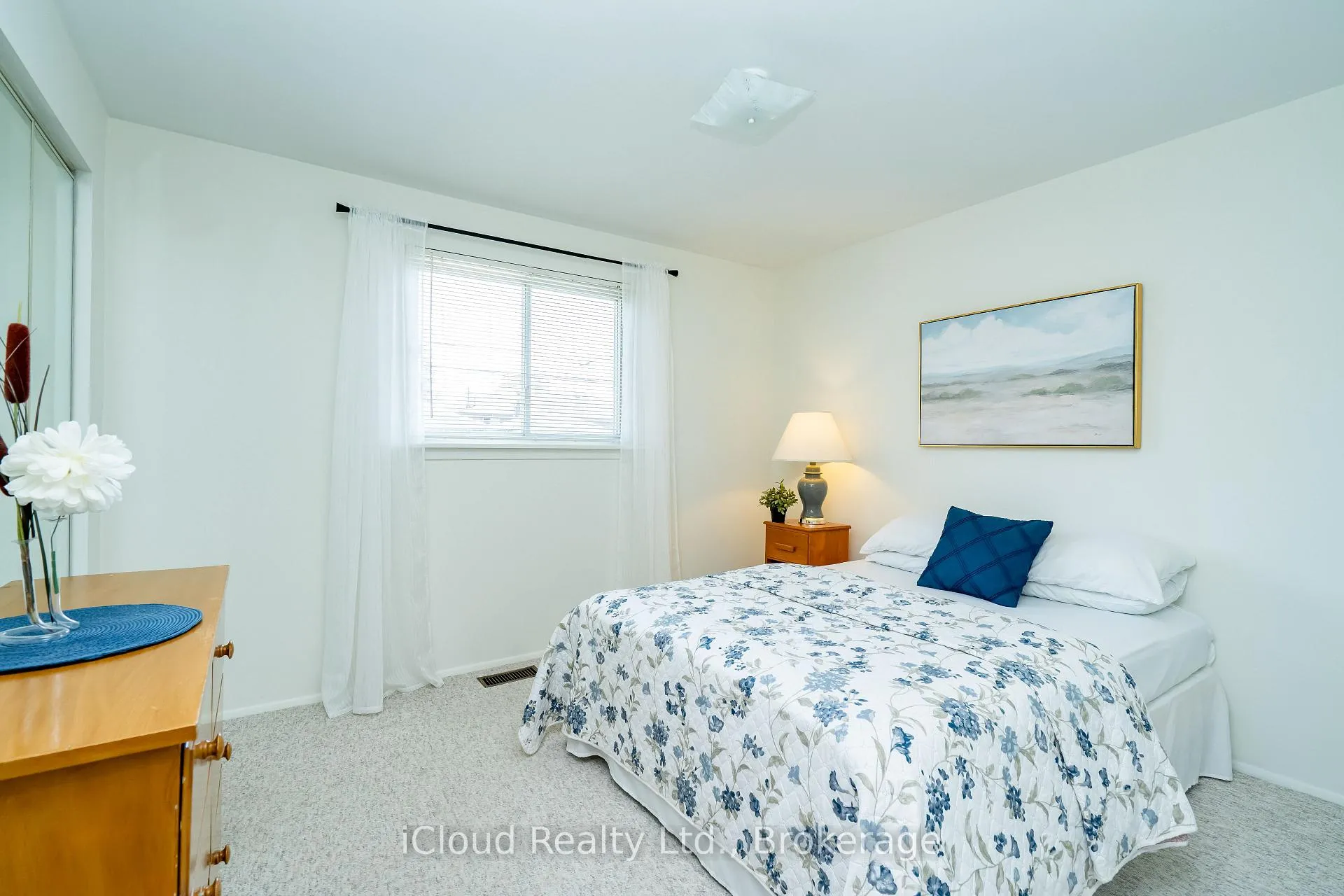 Photo 20 of 242 Avondale Boulevard, Brampton, Avondale — HOMEH