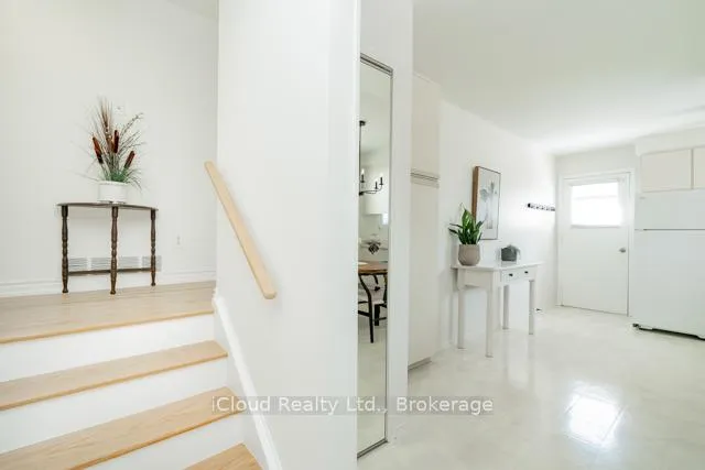 Photo 26 of 242 Avondale Boulevard, Brampton, Avondale — HOMEH