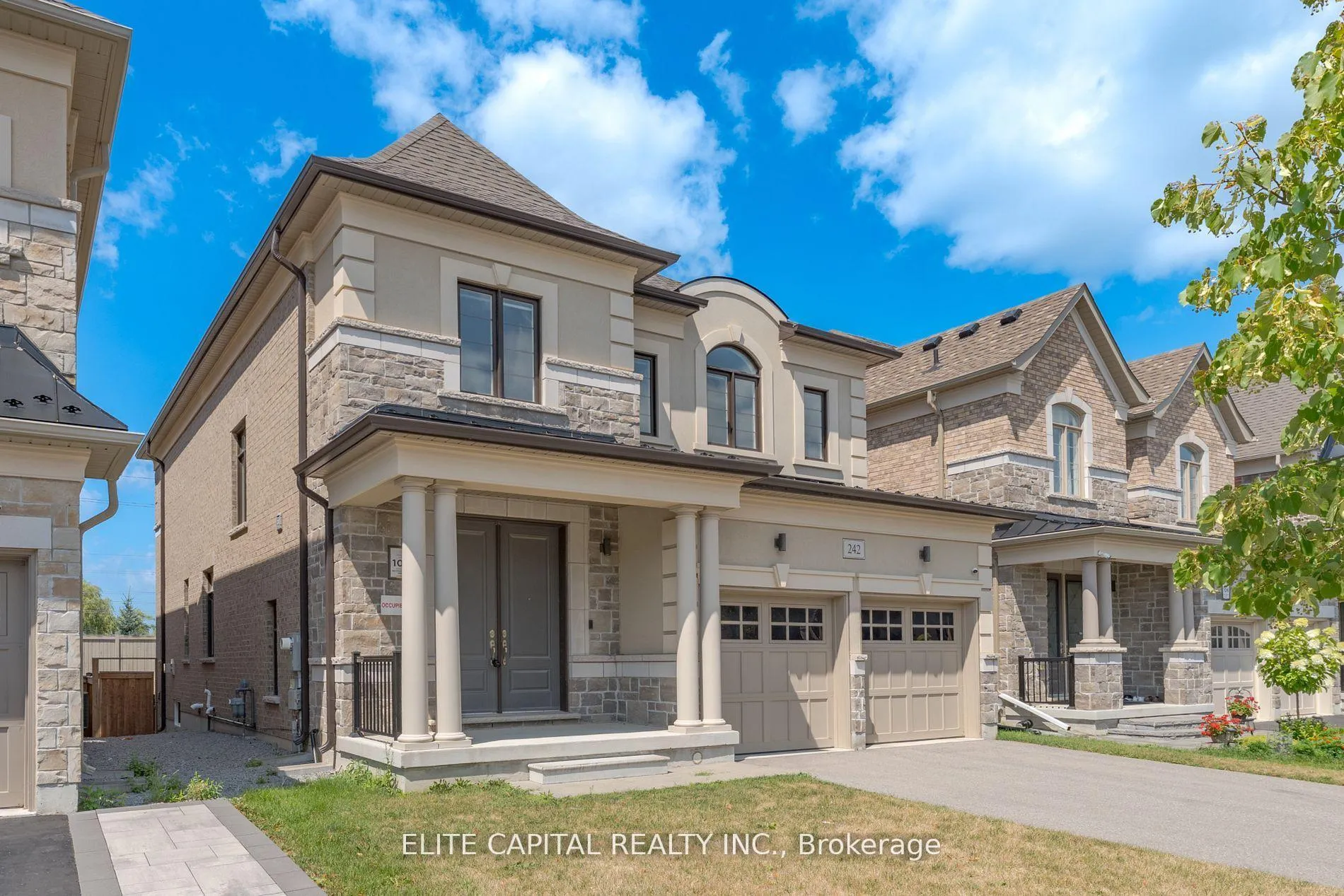 Photo 3 of 242 Touch Gold Crescent, Aurora, Bayview Southeast — HOMEH