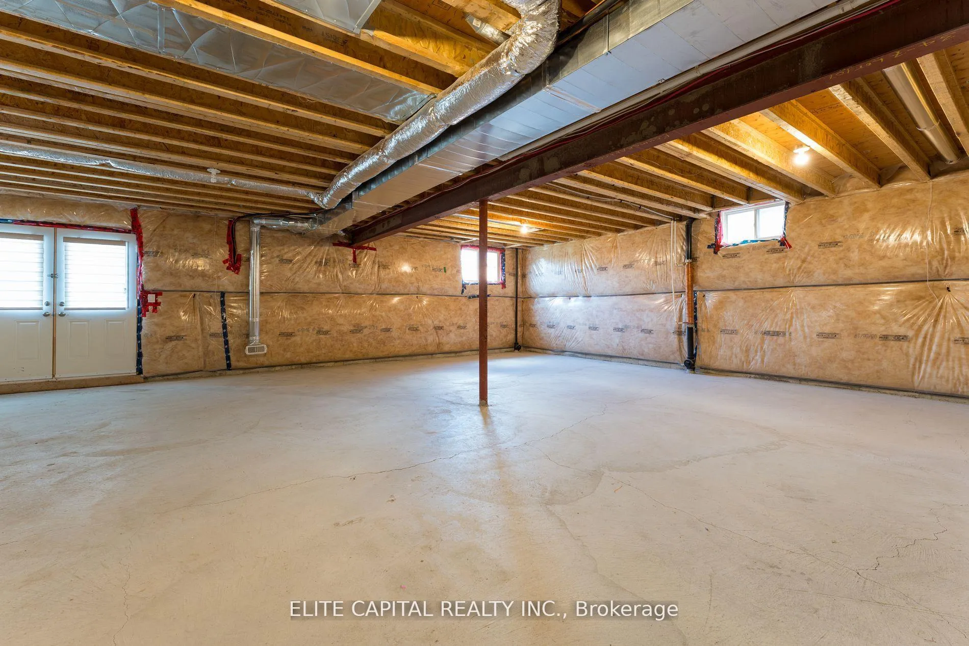 Photo 4 of 242 Touch Gold Crescent, Aurora, Bayview Southeast — HOMEH