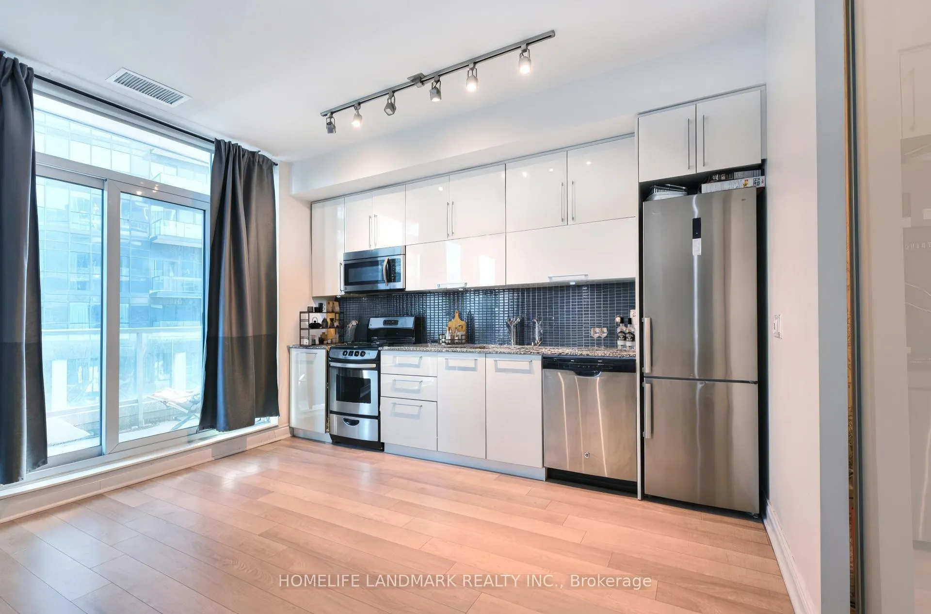 Photo 4 of Unit 227, 80 Marine Parade Drive, Etobicoke, Mimico — HOMEH