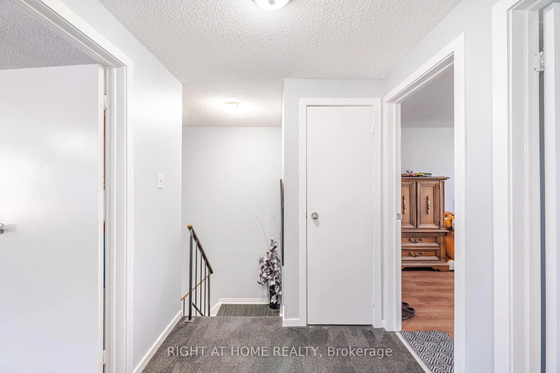 Photo 14 of Unit 16, 100 Century Drive, Orangeville — HOMEH