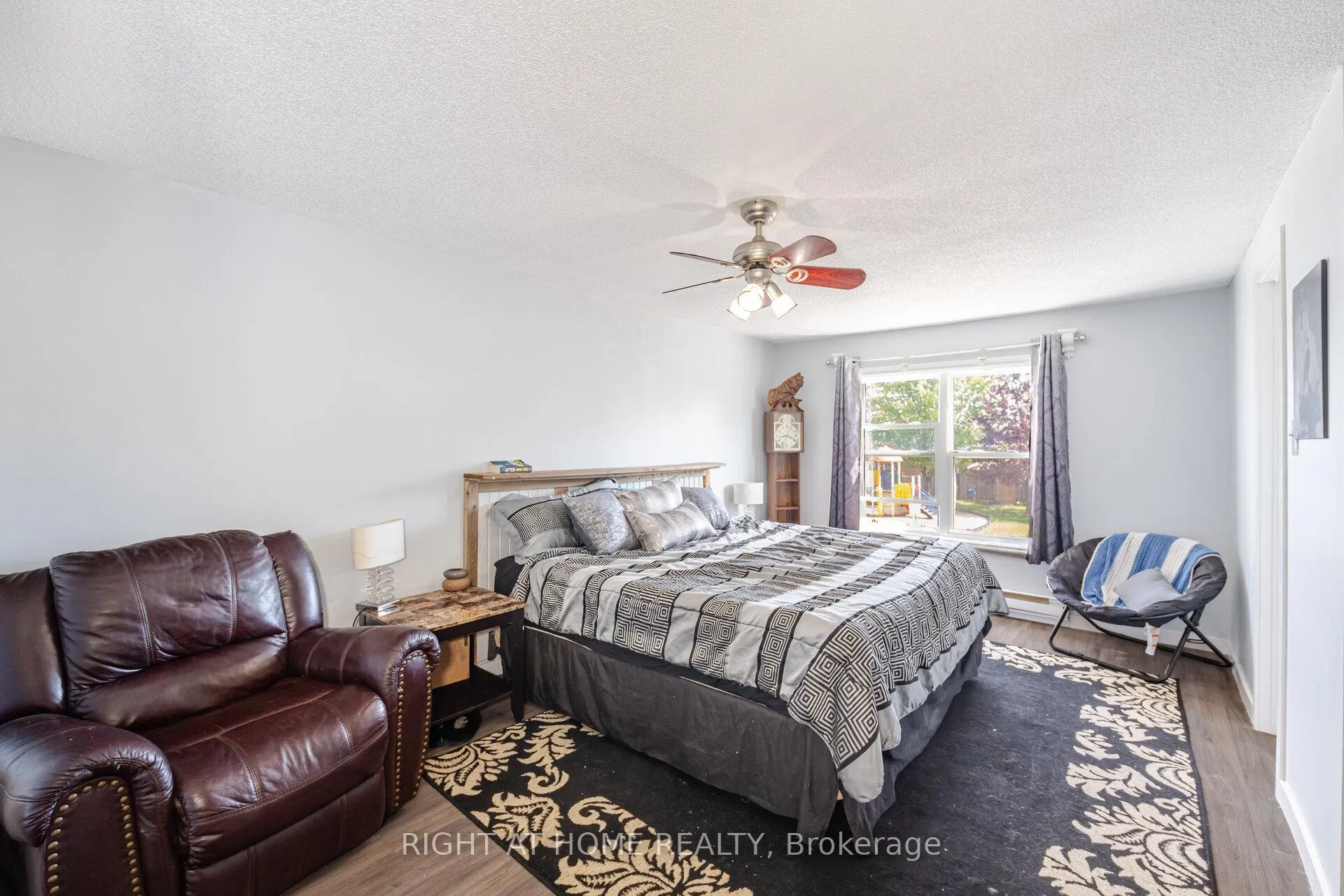 Photo 15 of Unit 16, 100 Century Drive, Orangeville — HOMEH