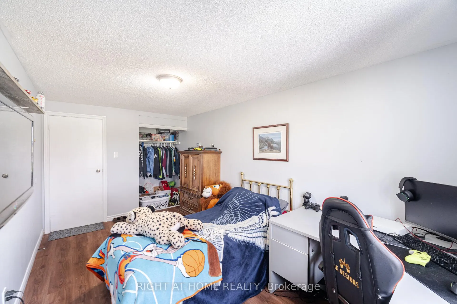 Photo 19 of Unit 16, 100 Century Drive, Orangeville — HOMEH