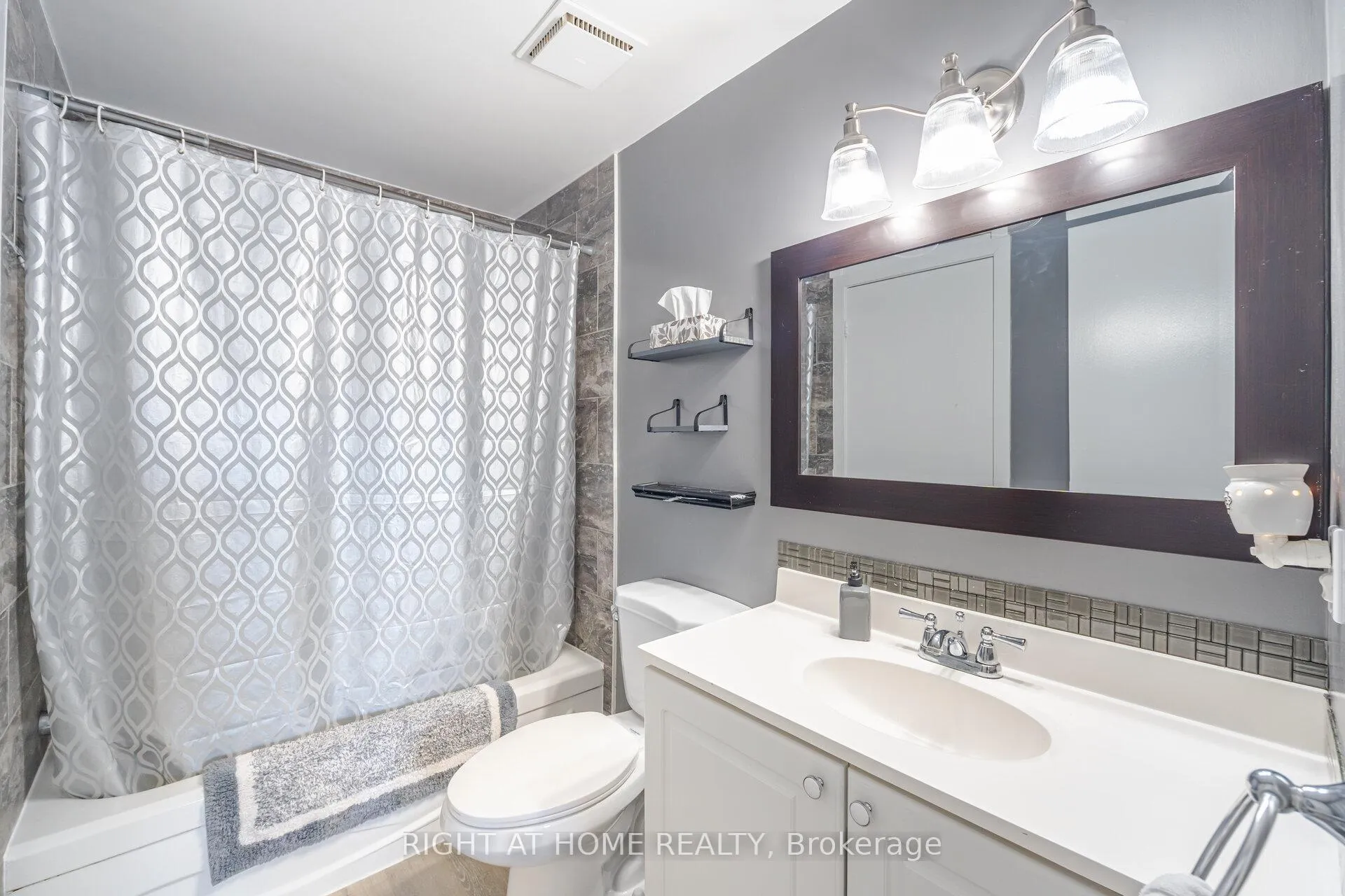 Photo 23 of Unit 16, 100 Century Drive, Orangeville — HOMEH