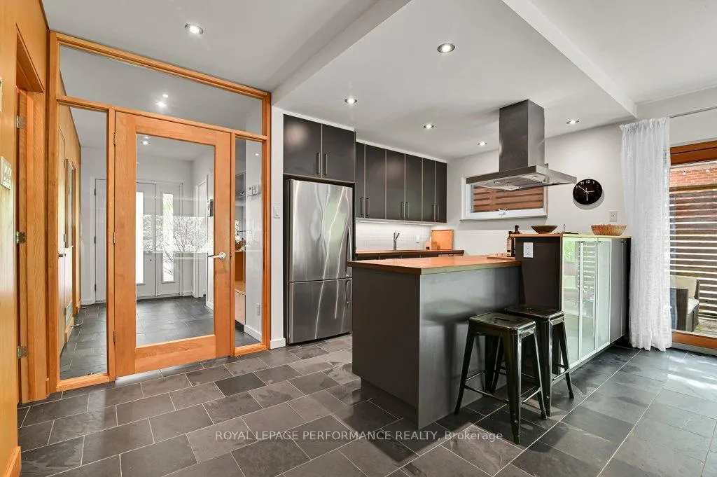 Photo 8 of 29 Mount Pleasant Avenue, Ottawa, Ottawa East — HOMEH